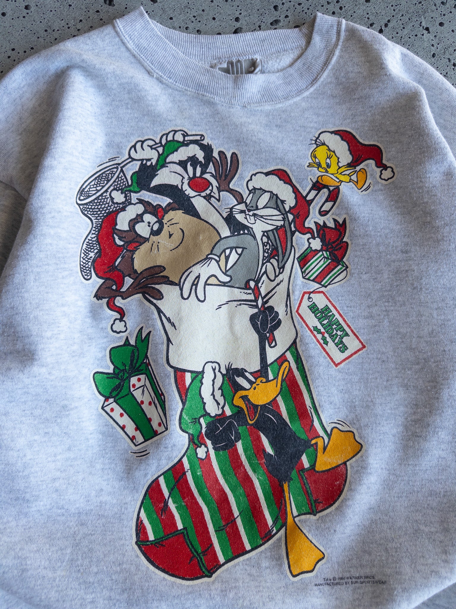 Vintage 1994 Looney Tunes Christmas Sweatshirt (M)