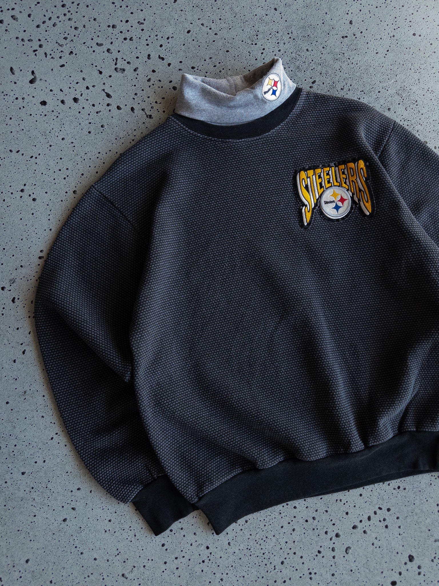 Vintage Pittsburgh Steelers Turtleneck Sweatshirt (M)