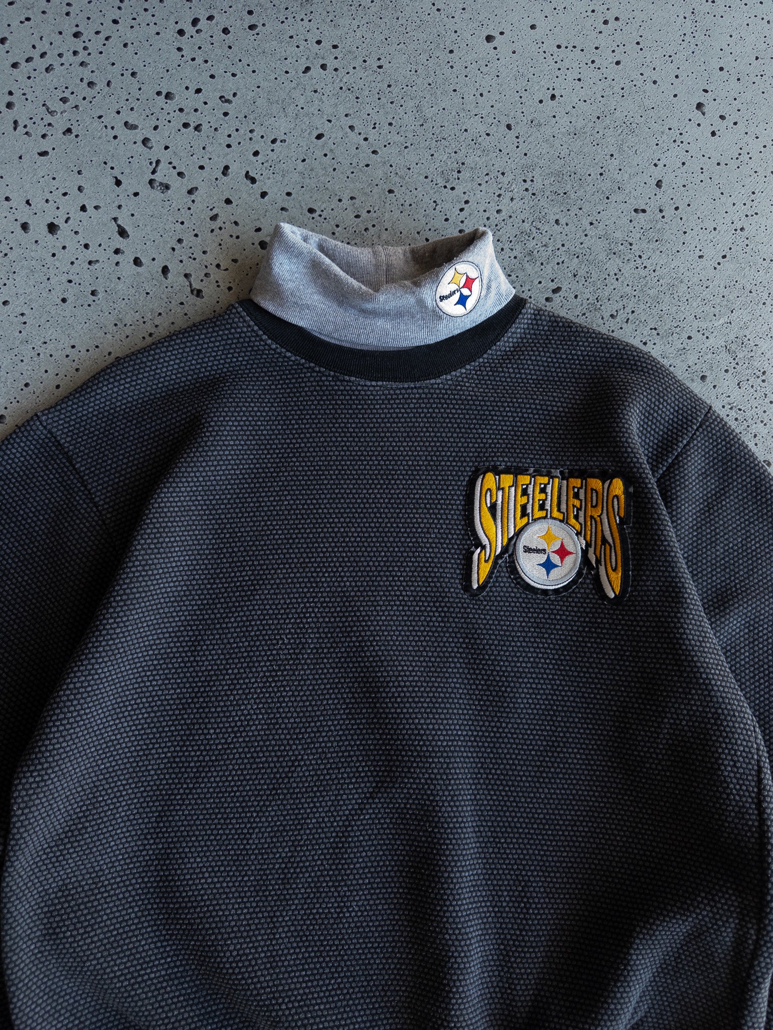 Vintage Pittsburgh Steelers Turtleneck Sweatshirt (M)