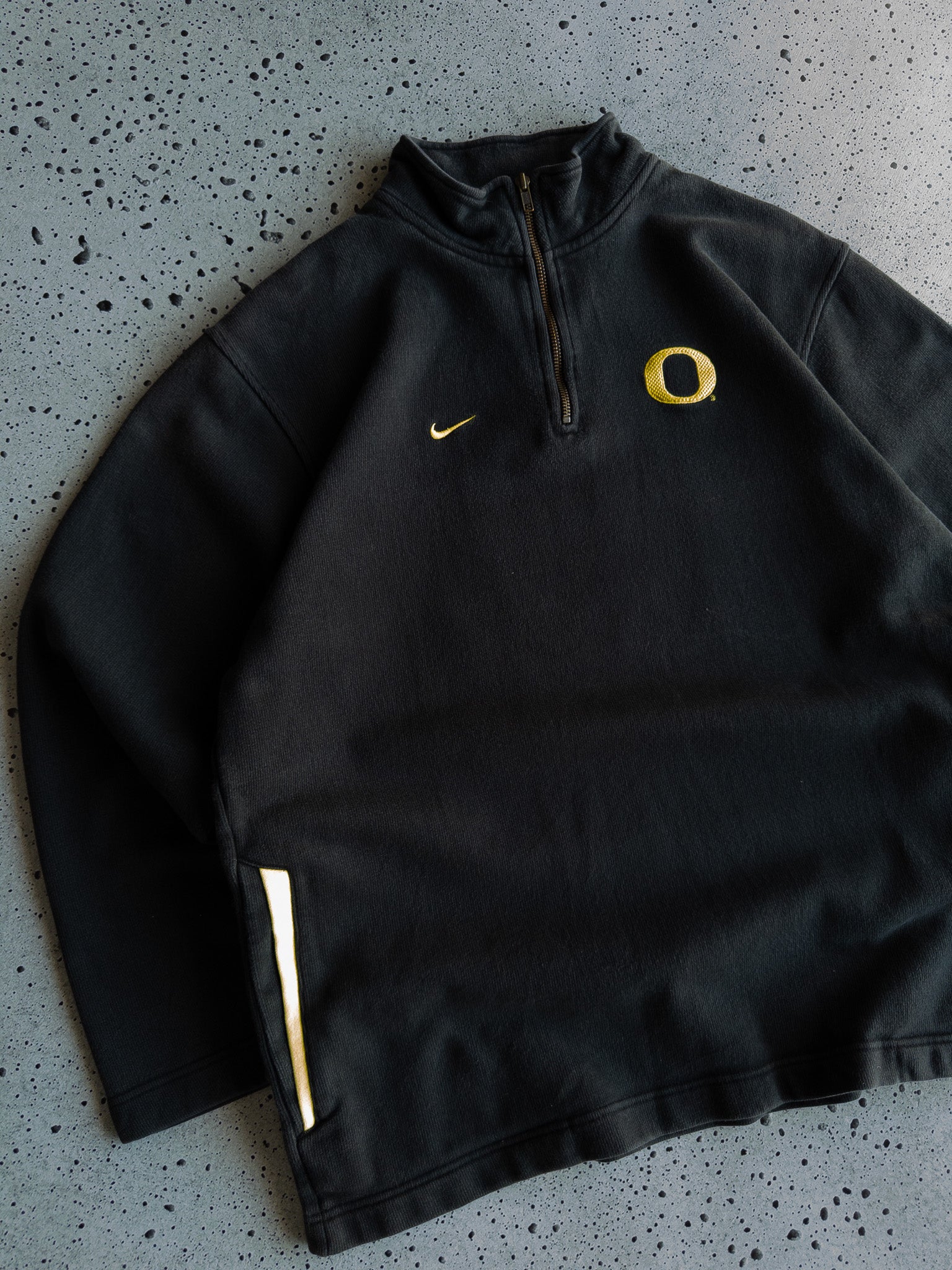 Vintage Oregon Ducks Nike Quarter Zip Sweatshirt (L)