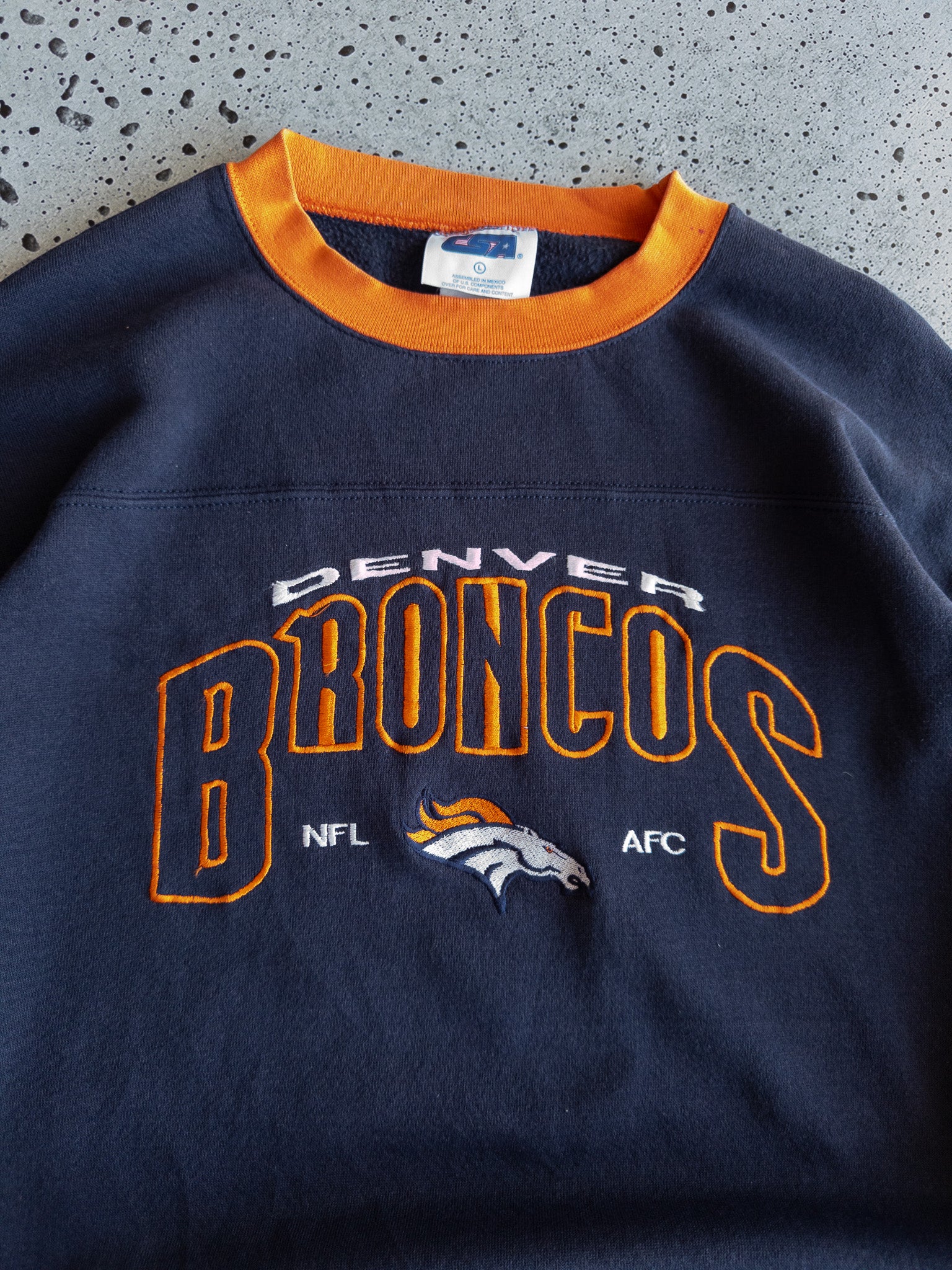 Vintage Denver Broncos Sweatshirt (XL)