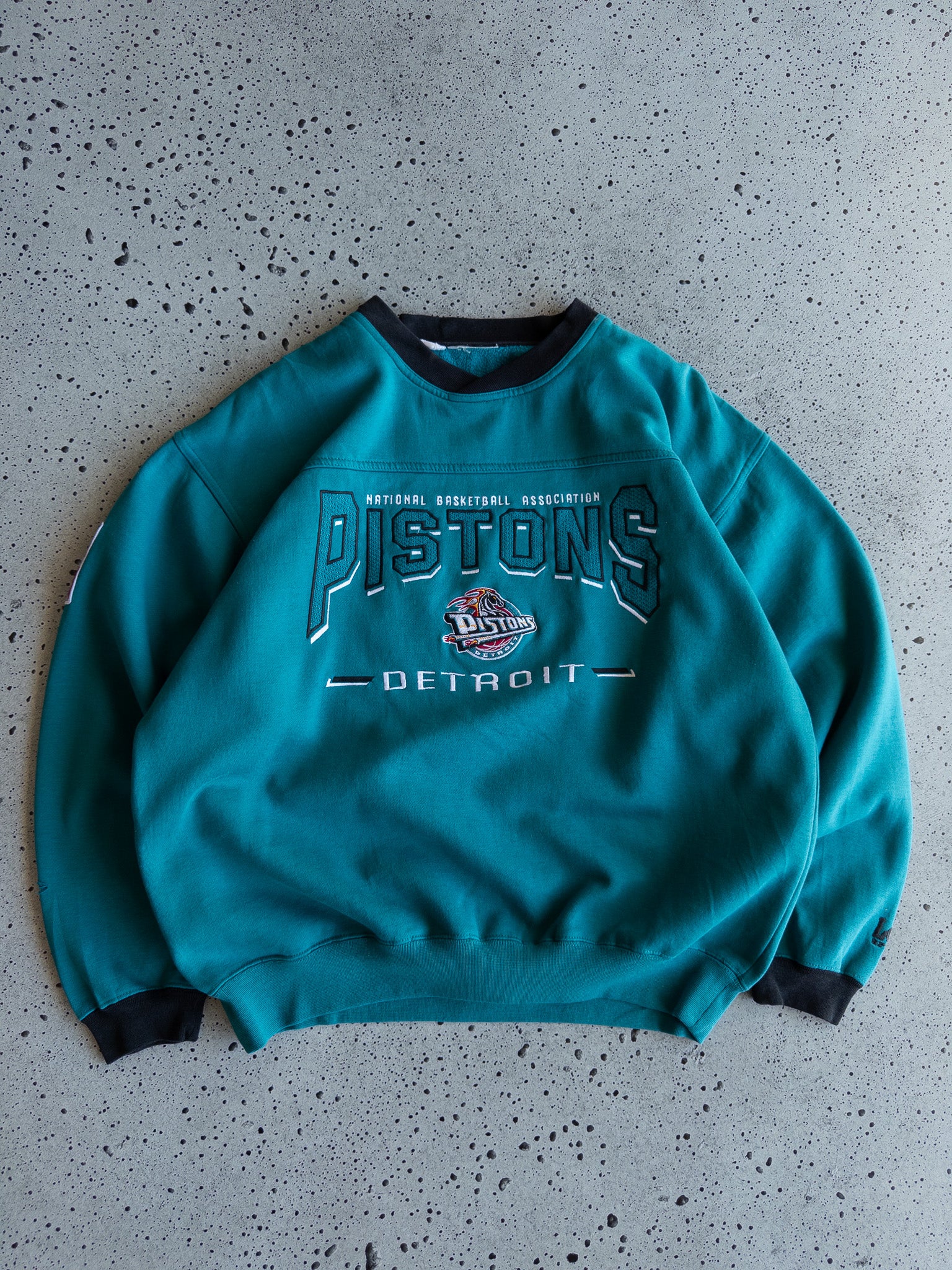 Vintage Detroit Pistons Sweatshirt (L)