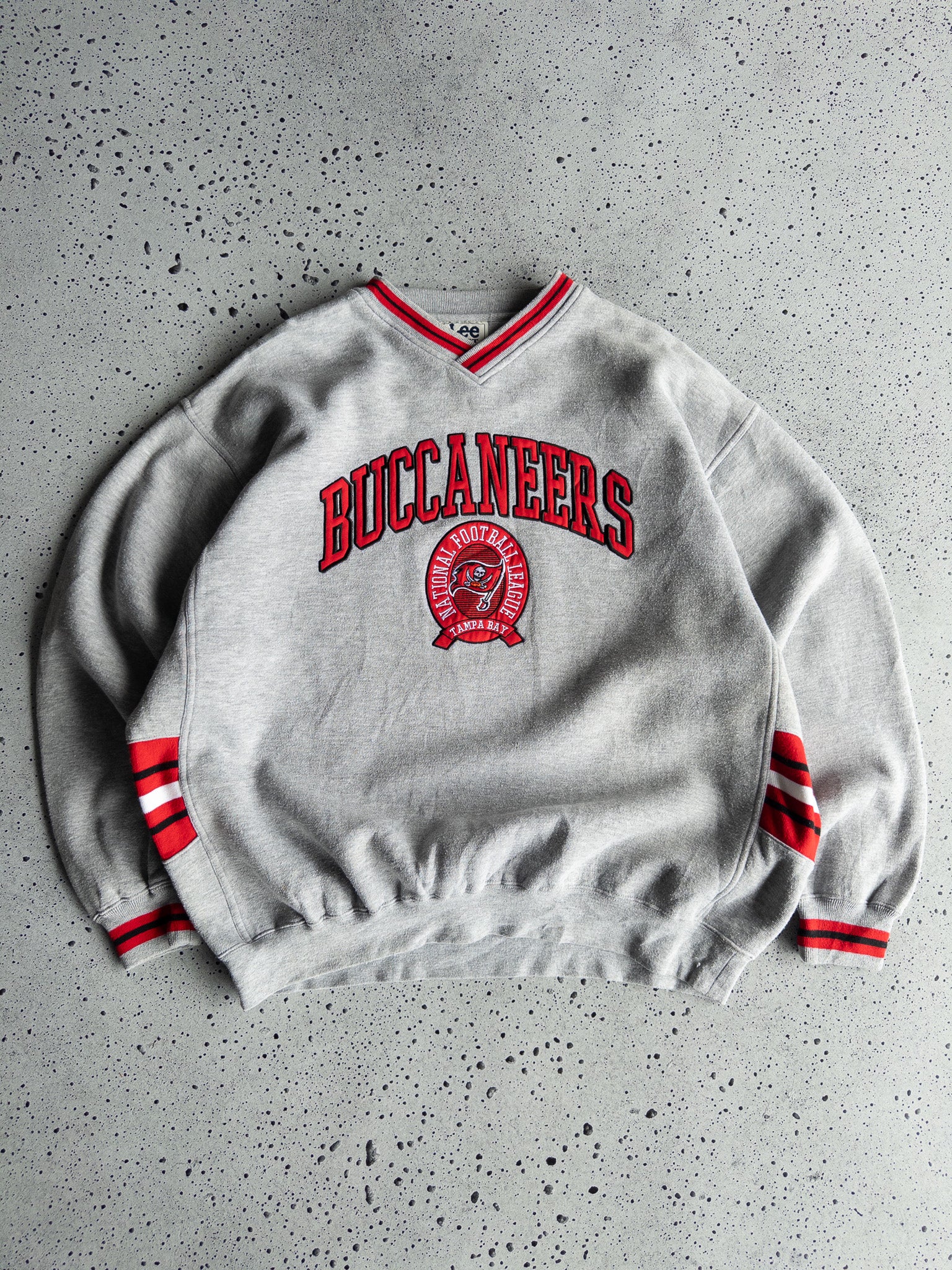 Vintage Tampa Bay Buccaneers Sweatshirt (XL)