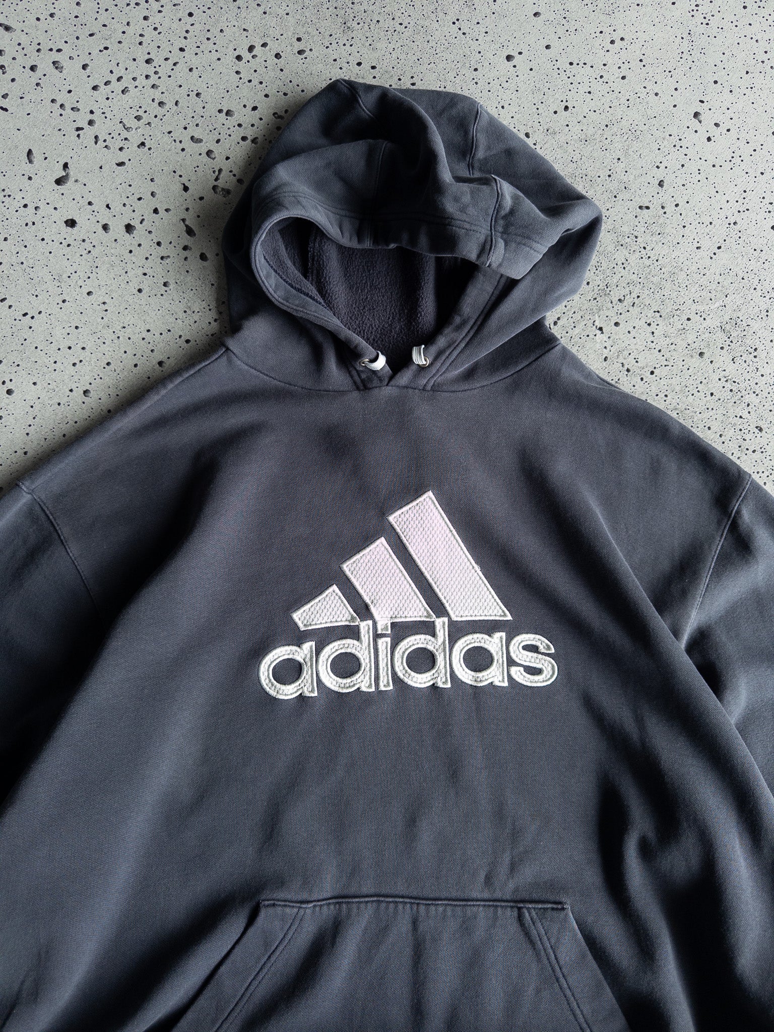 Vintage Adidas Hoodie (2XL)