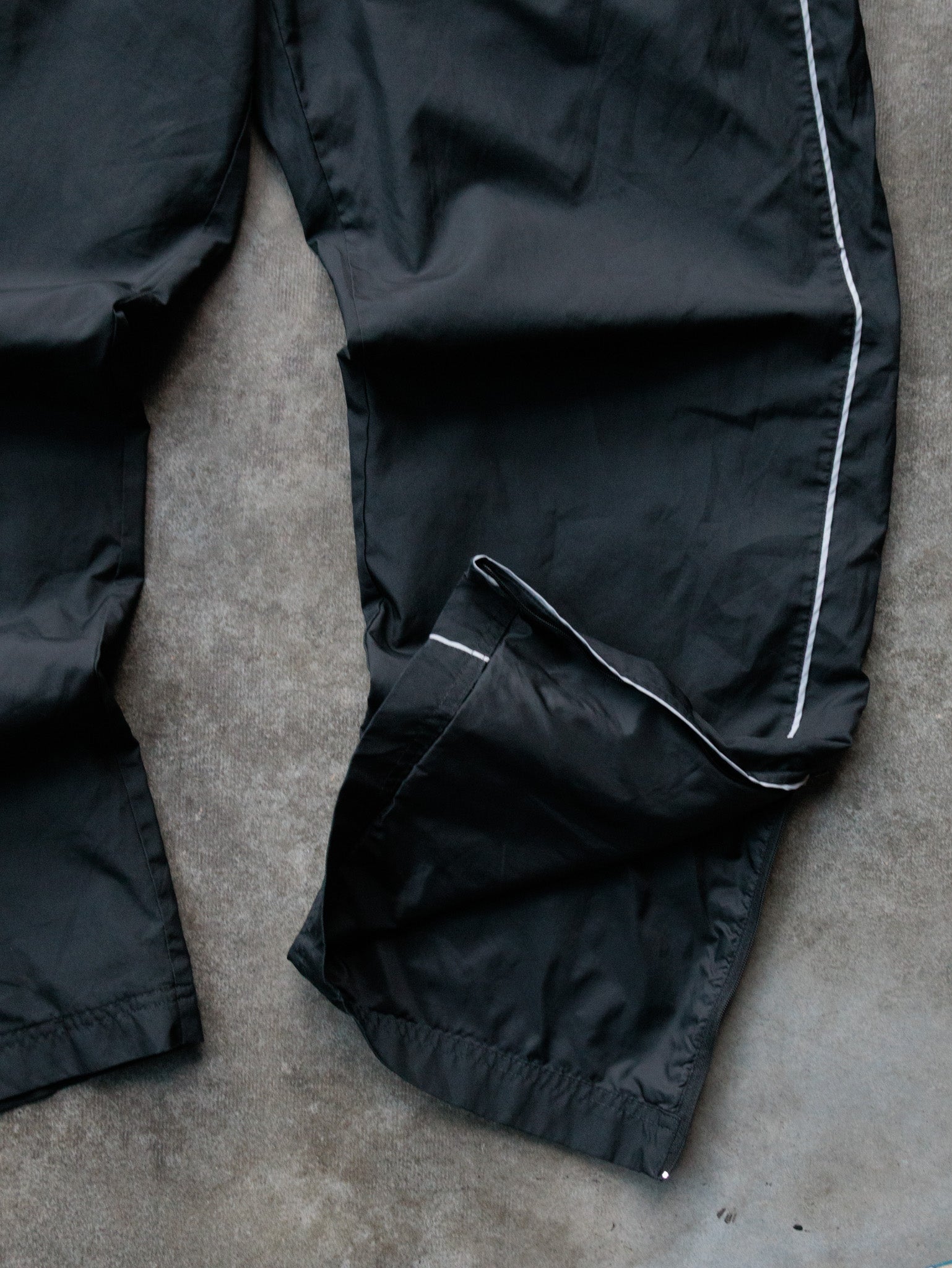 Vintage 00s Black Nike Track Pants (L)