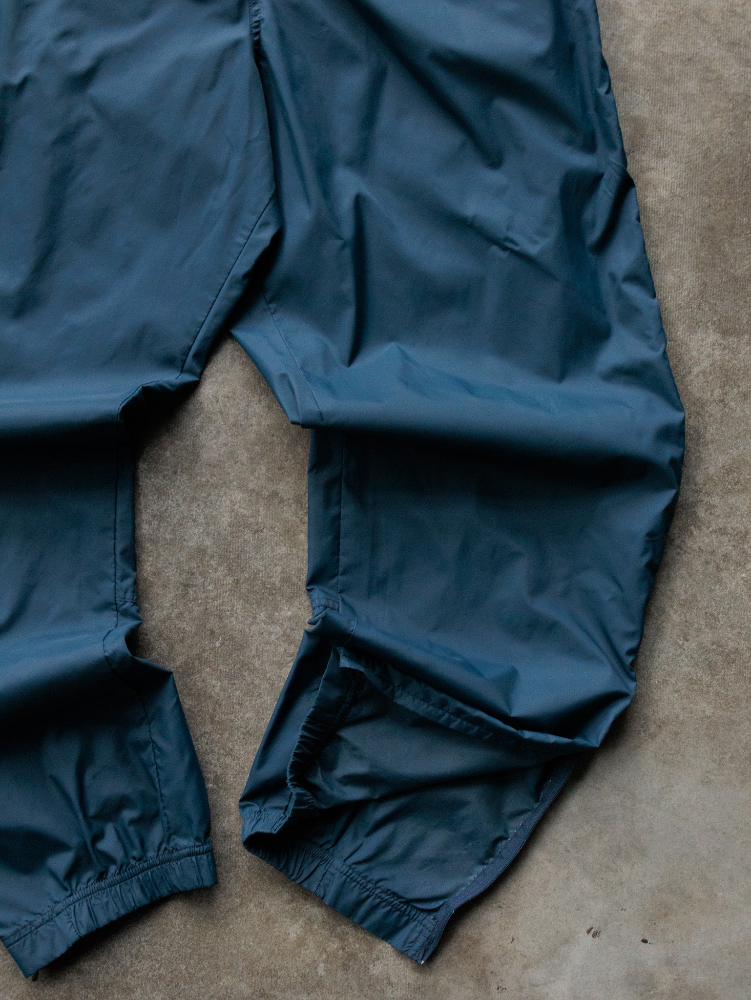 Vintage 00s Navy Nike Track Pants (16-18Y)