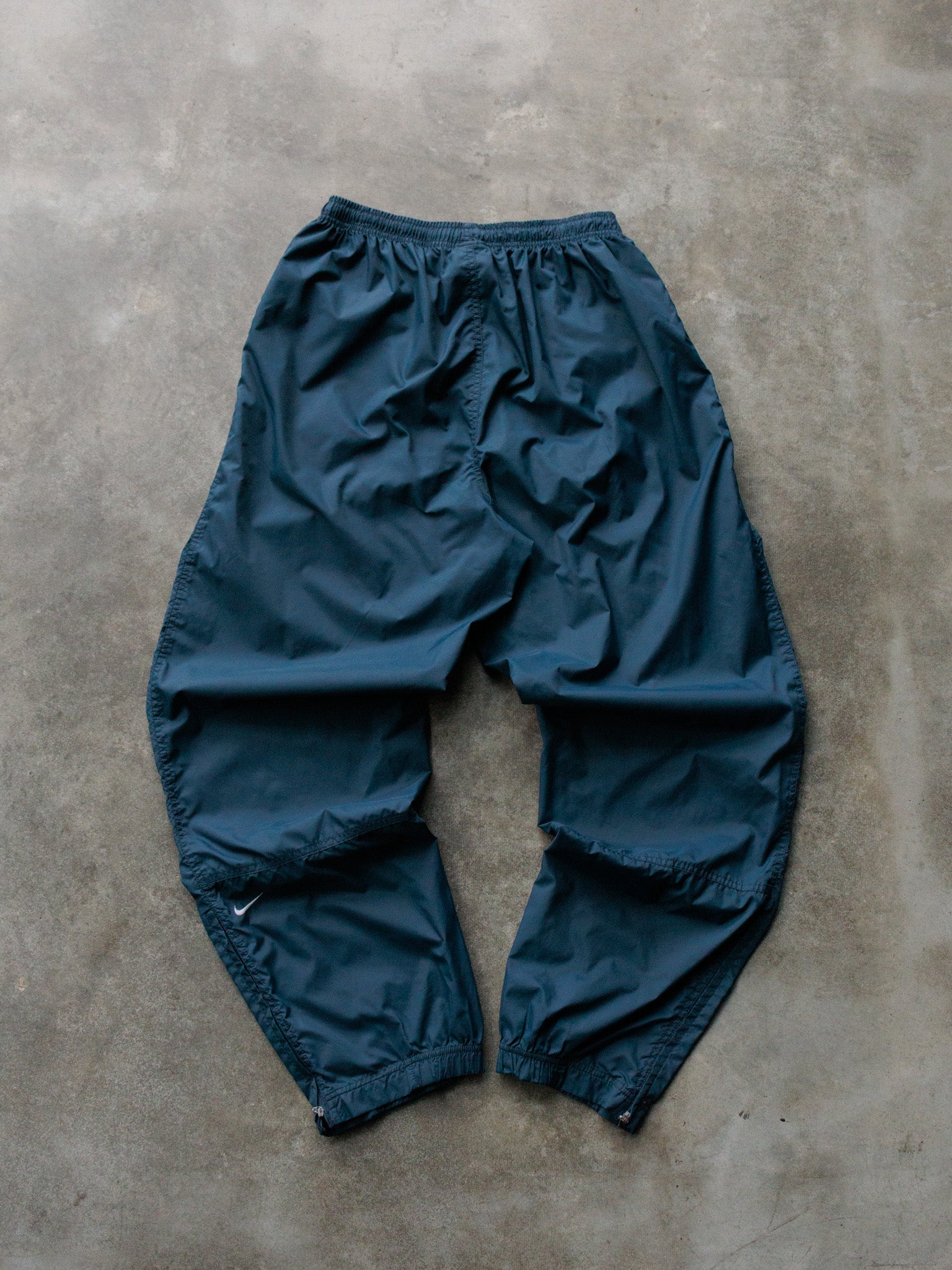 Vintage 00s Navy Nike Track Pants (16-18Y)