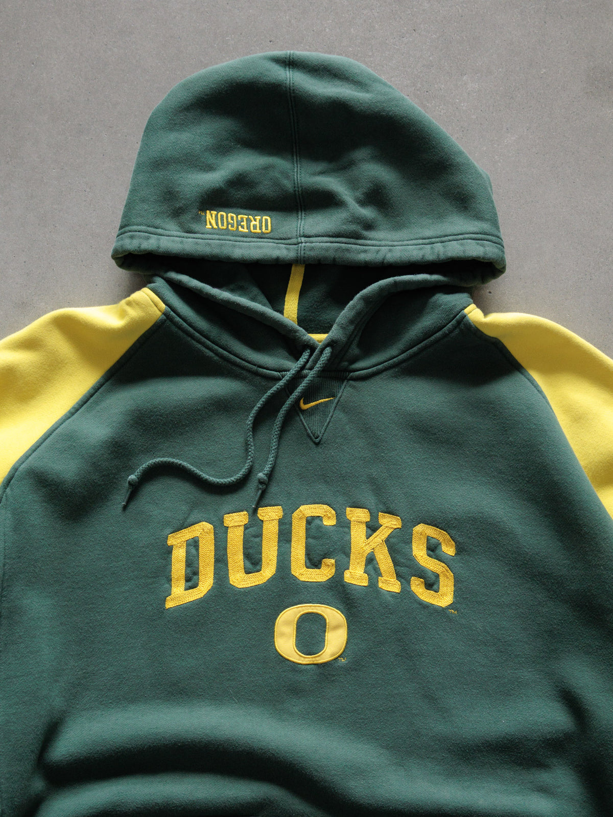 Vintage 00s Green Oregon Ducks Nike Colourblock Hoodie (2XL)