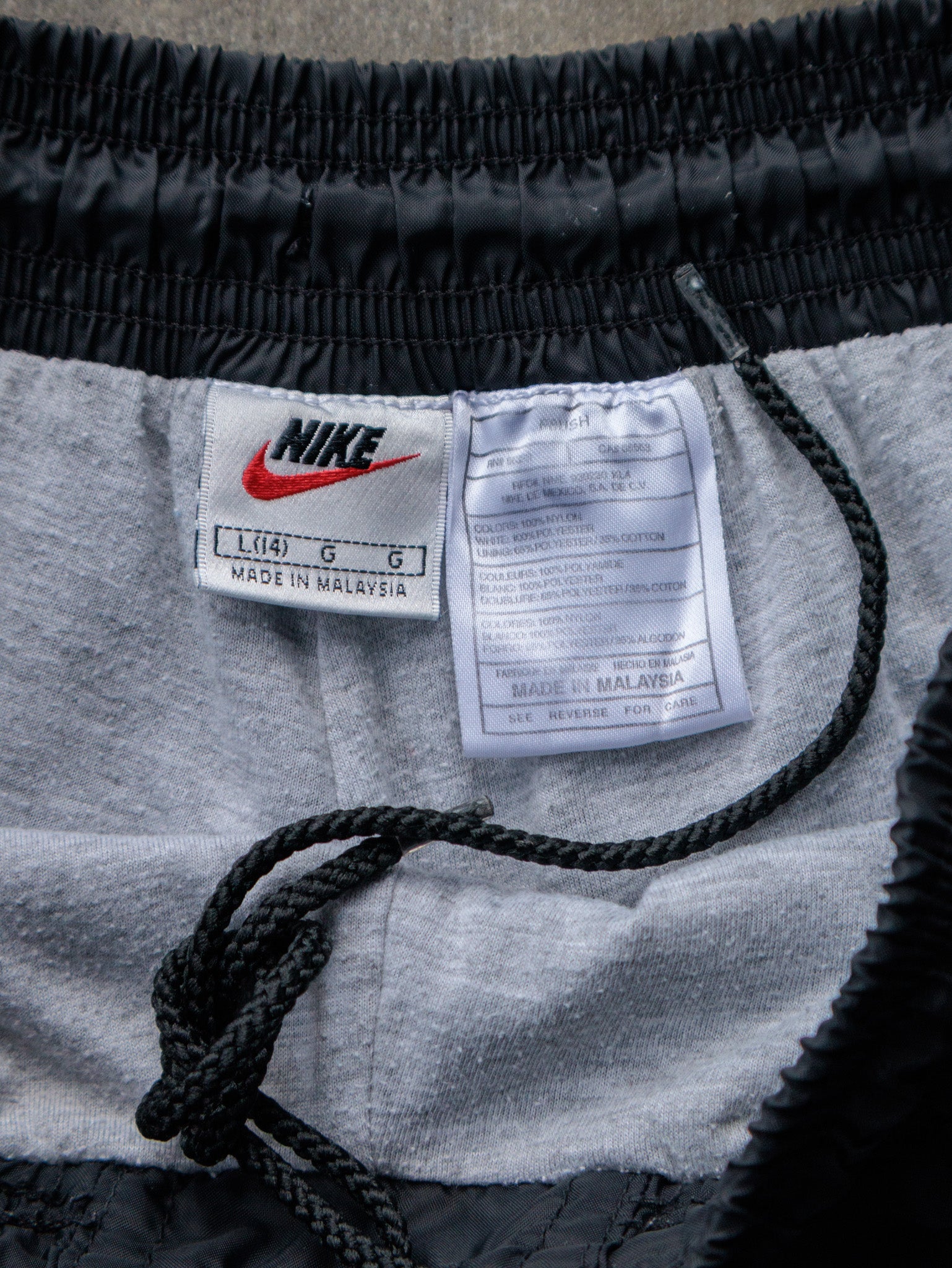 Vintage 00s Black Nike Pants (14Y)