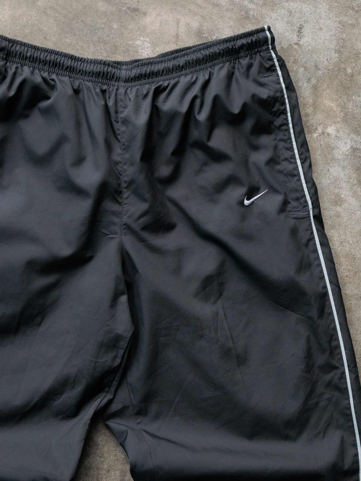 Vintage 00s Black Nike Pants (L)