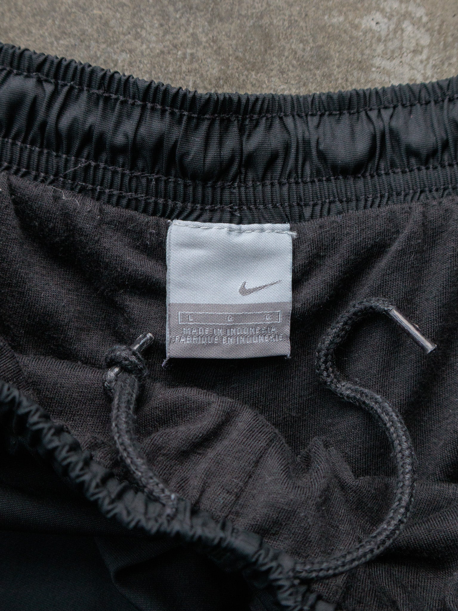 Vintage 00s Black Nike Pants (L)