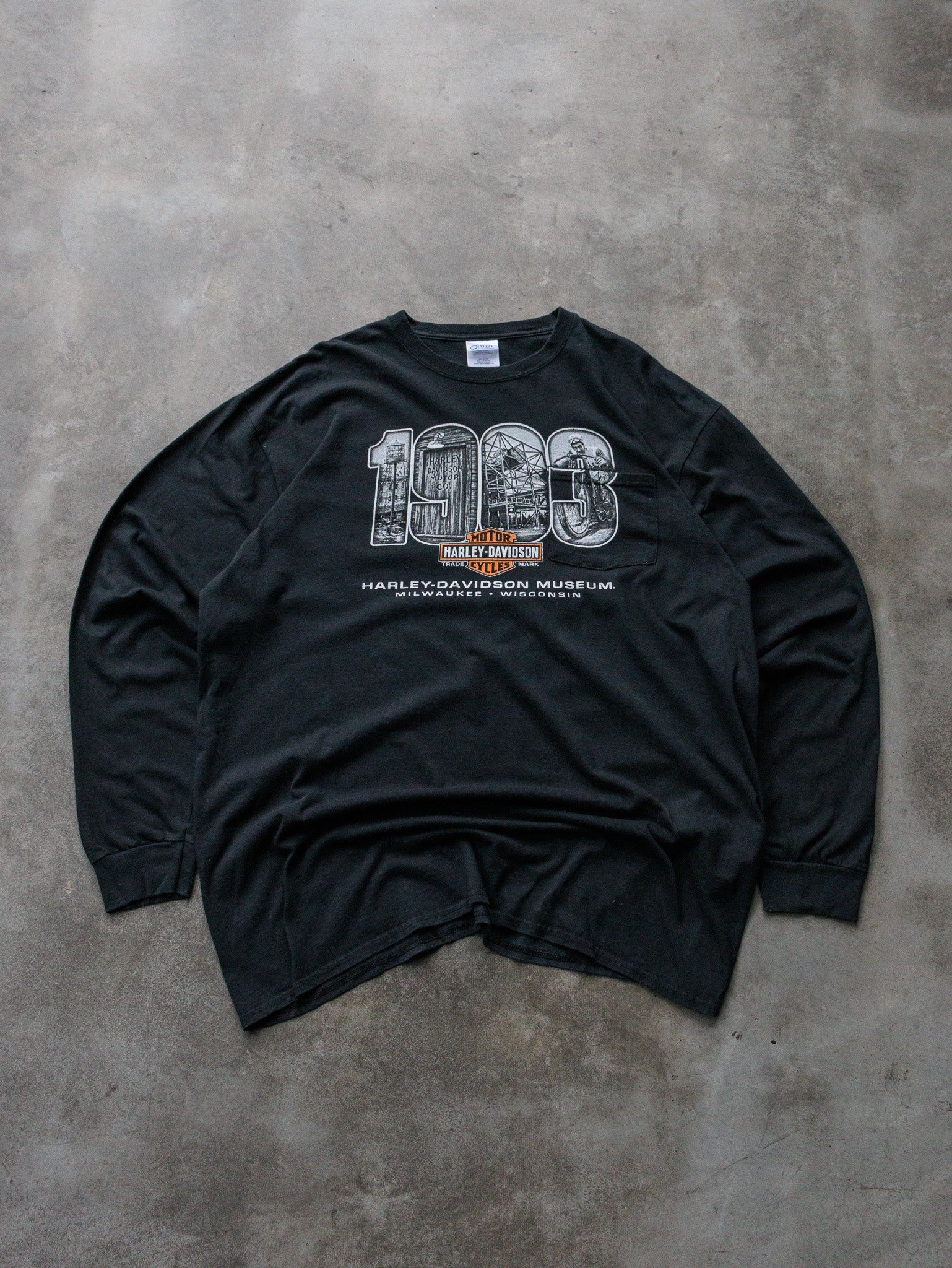 Vintage Black Harley-Davidson Museum Milwaukee Long Sleeve Tee (2XL)