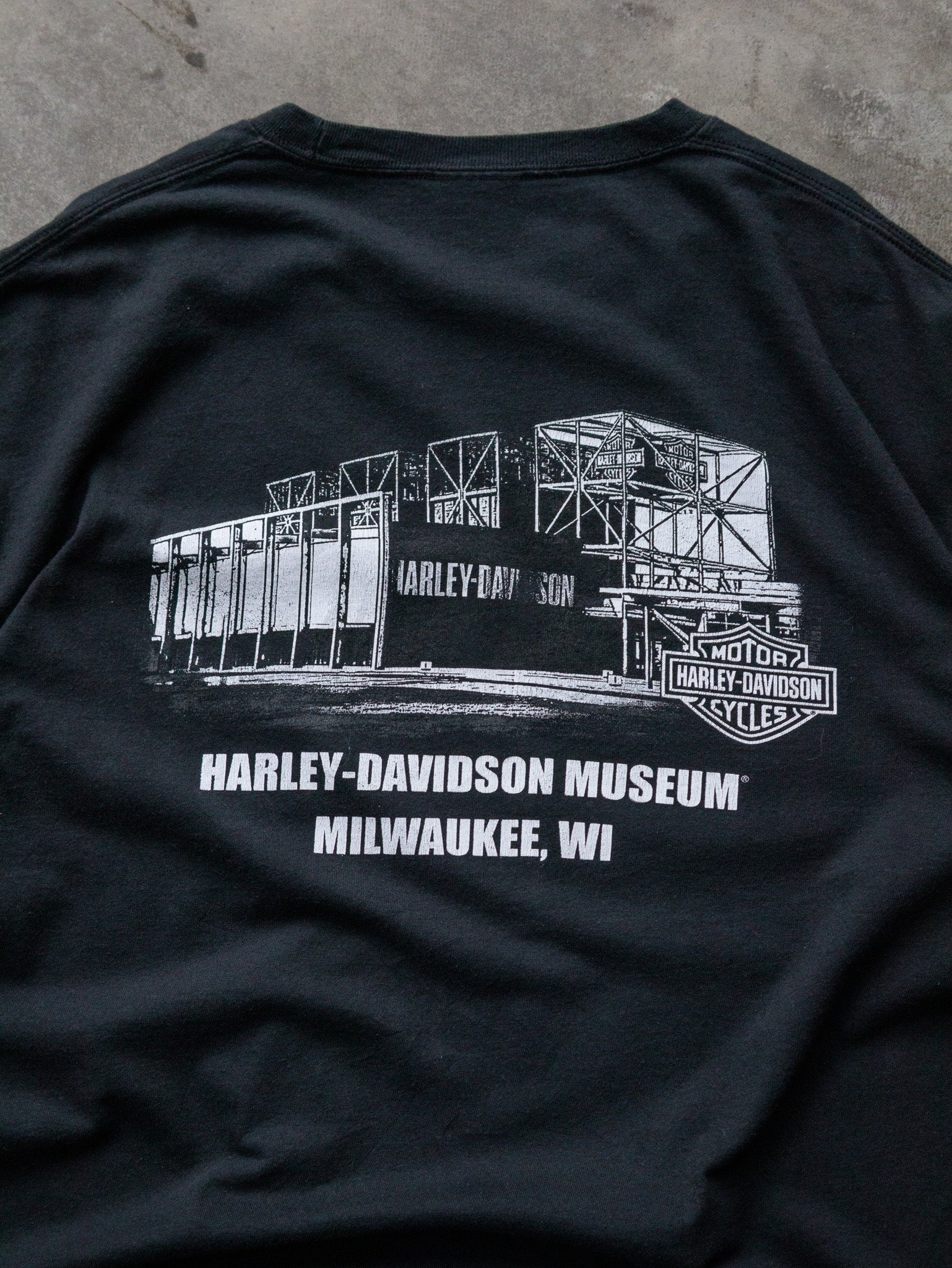 Vintage Black Harley-Davidson Museum Milwaukee Long Sleeve Tee (2XL)