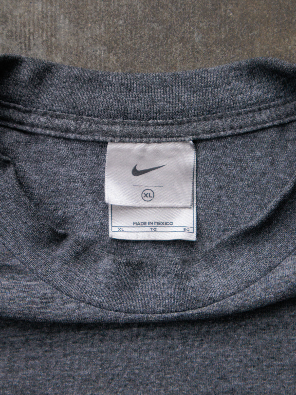 Vintage 00s Grey Nike Horseshoe Tee (XL)