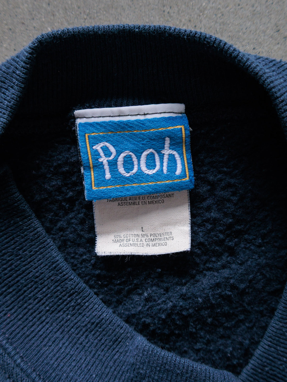 Vintage 90s Navy Disney Pooh & Tigger Sweatshirt (L)