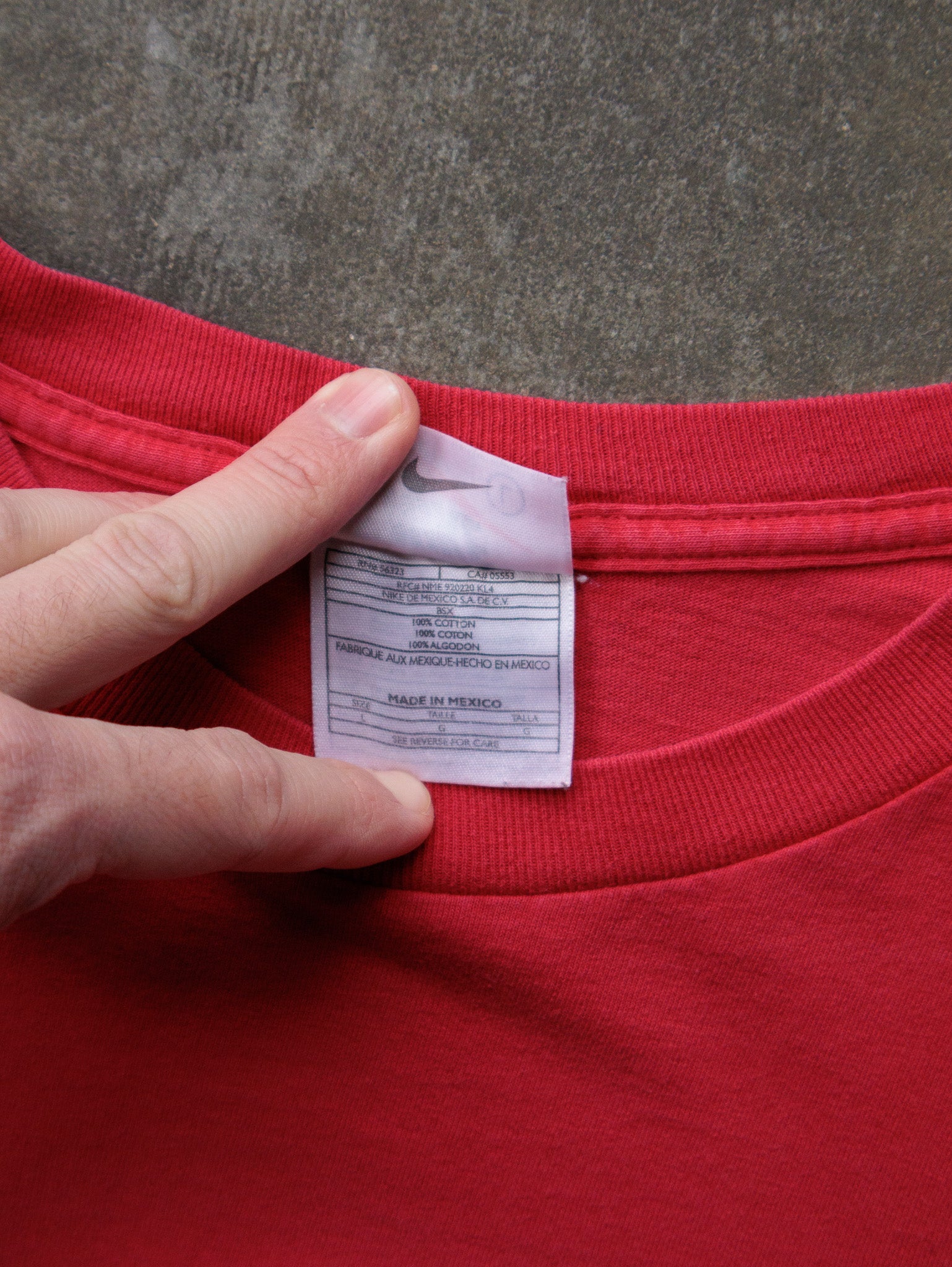 Vintage 00s Red Nike All Signs Point To Kick Butt Slogan Tee (L)