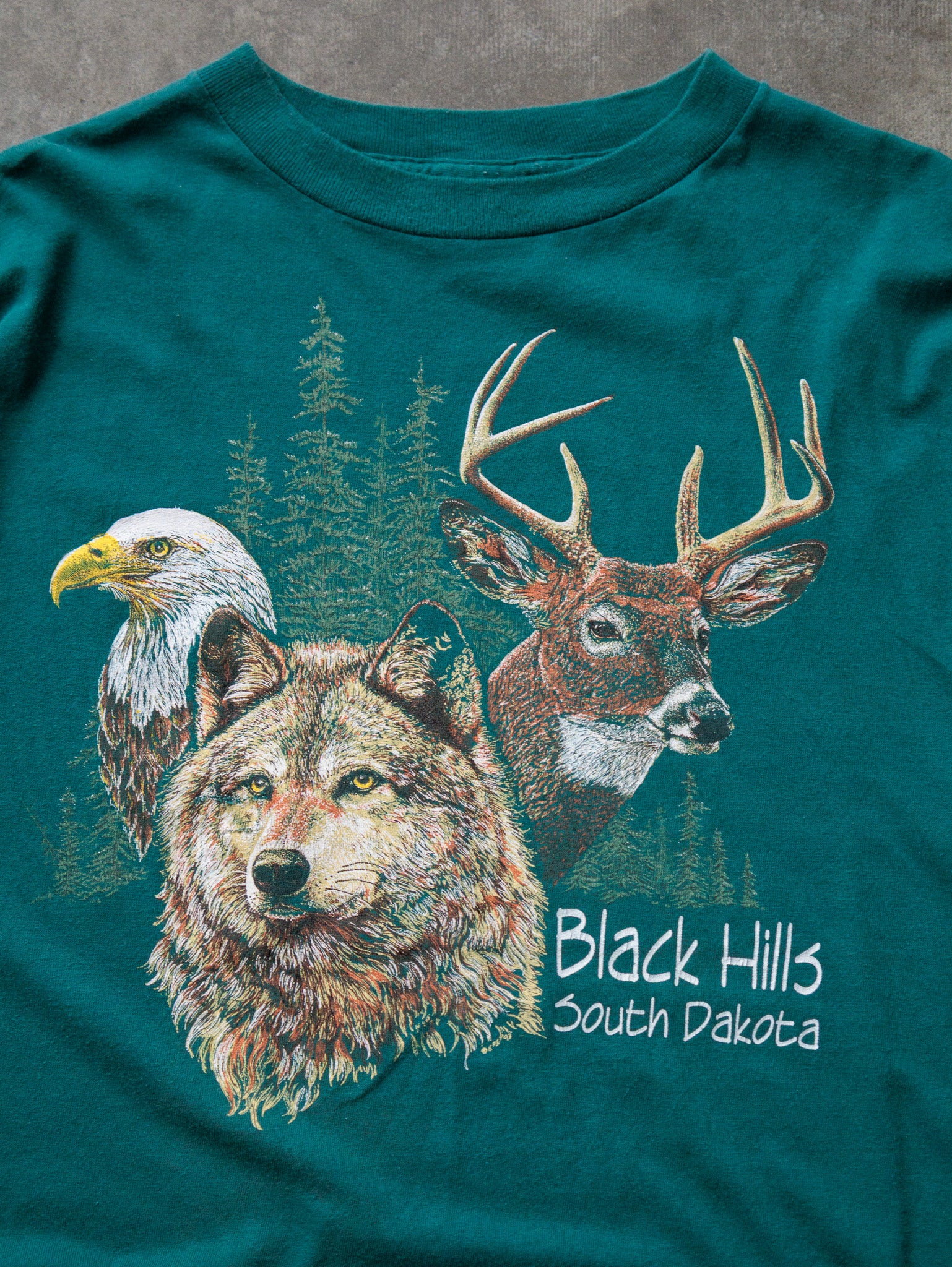 Vintage 90s Green Black Hills South Dakota Wolf Tee (XL)