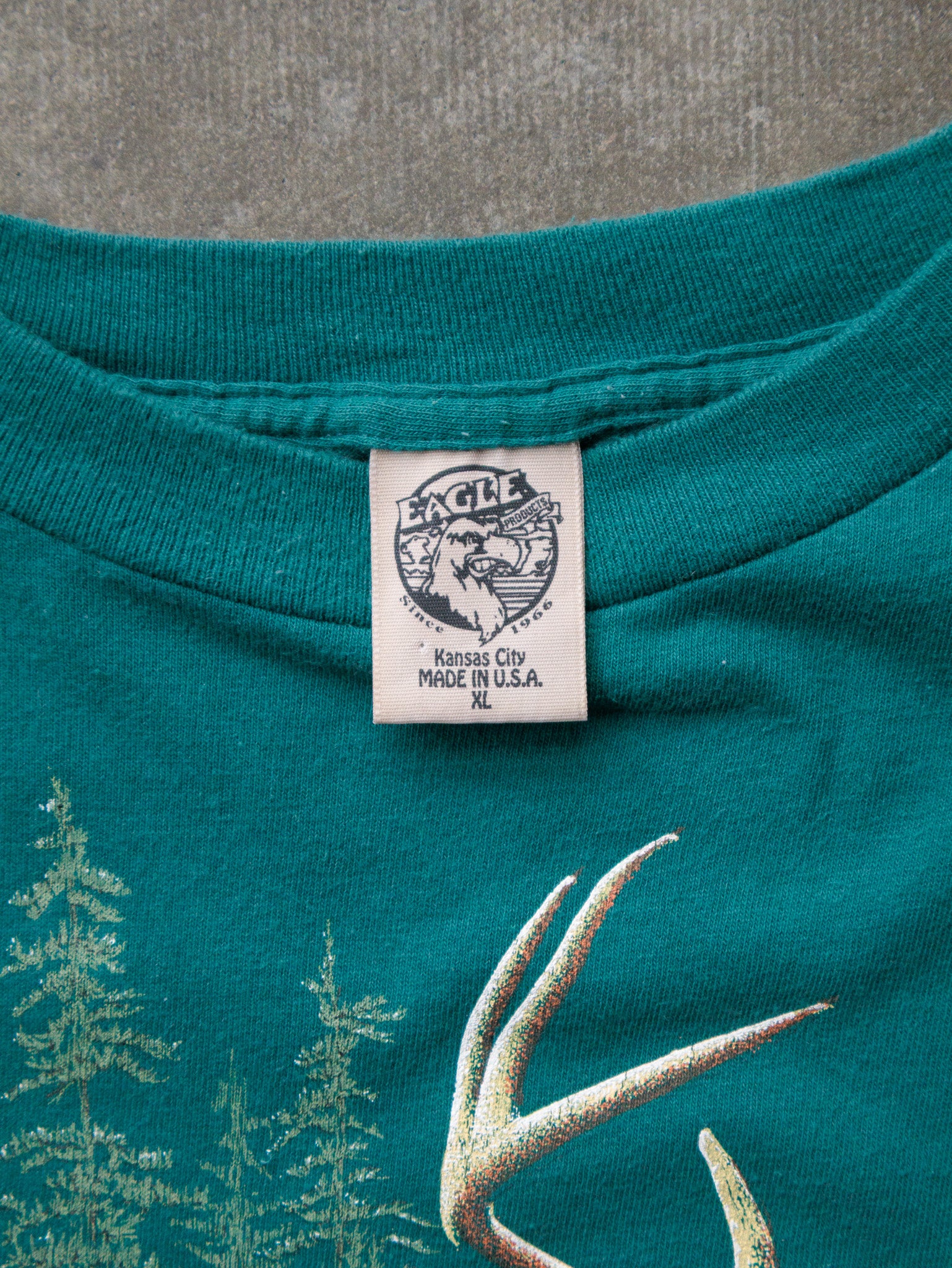 Vintage 90s Green Black Hills South Dakota Wolf Tee (XL)