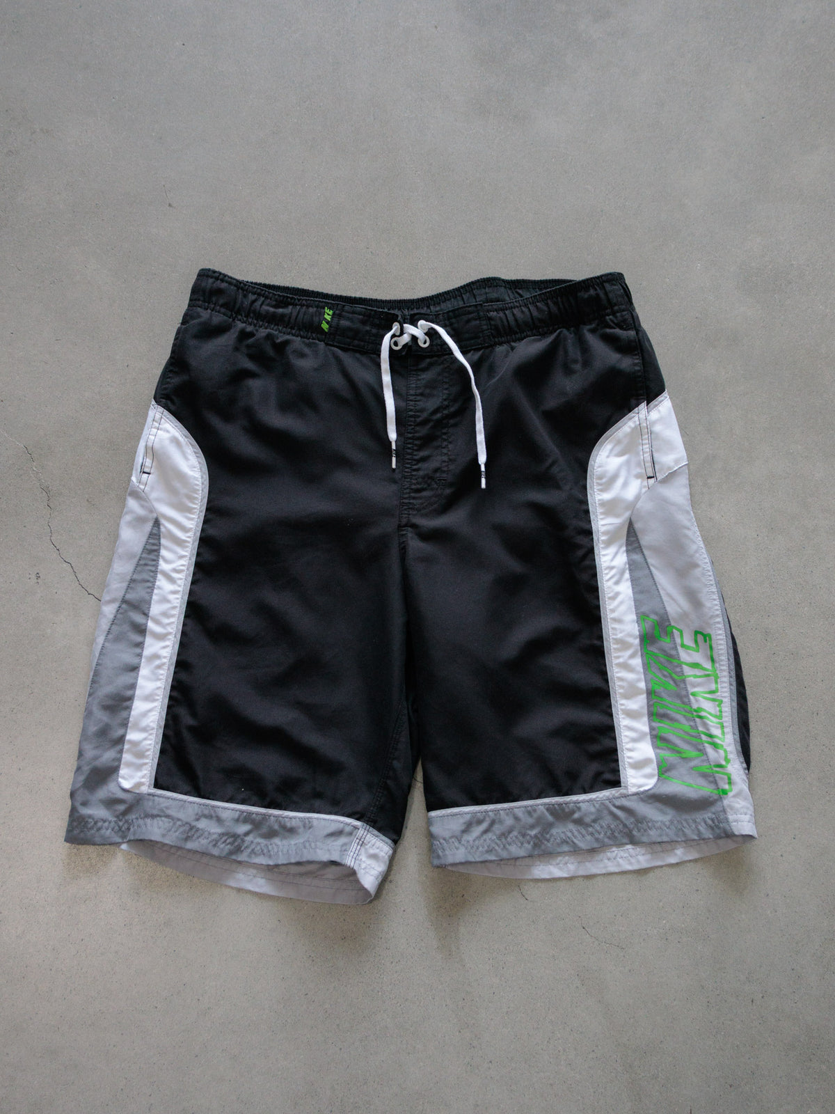 Vintage 00s Black Nike Swim Shorts (S)