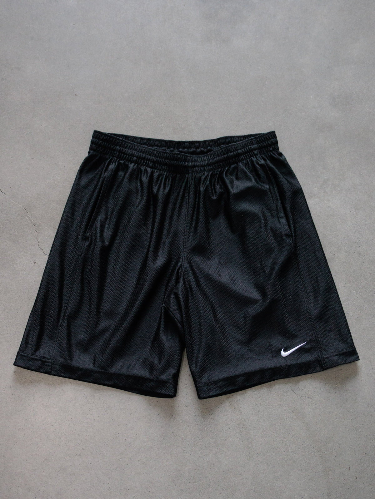 Vintage 00s Black Nike Shorts (M)