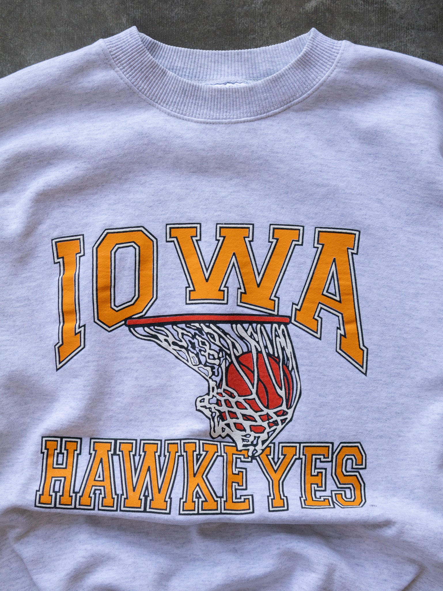 Vintage 00s Grey Iowa Hawkeyes Sweatshirt (XL)