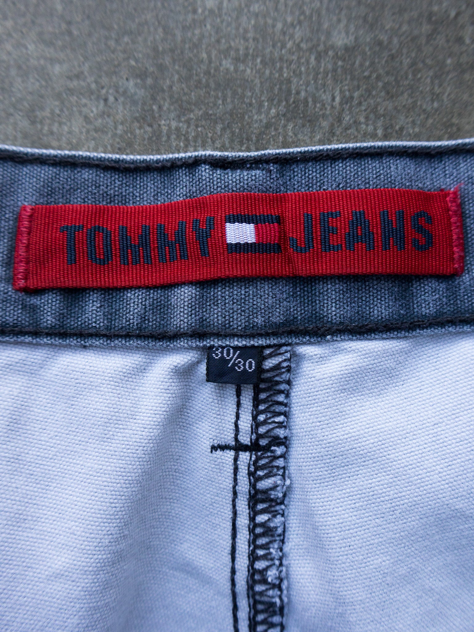 Vintage 90s Grey Tommy Jeans Carpenter Pants (W30)