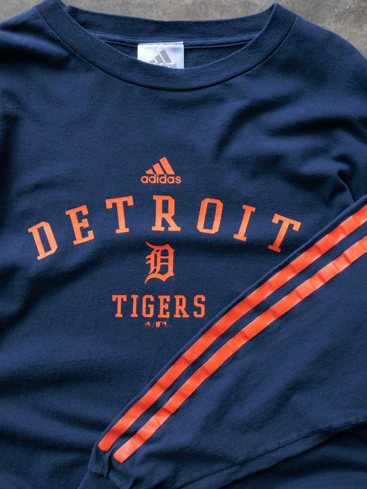 Vintage 2006 Navy Adidas Detroit Tigers Long Sleeve Tee (XL)