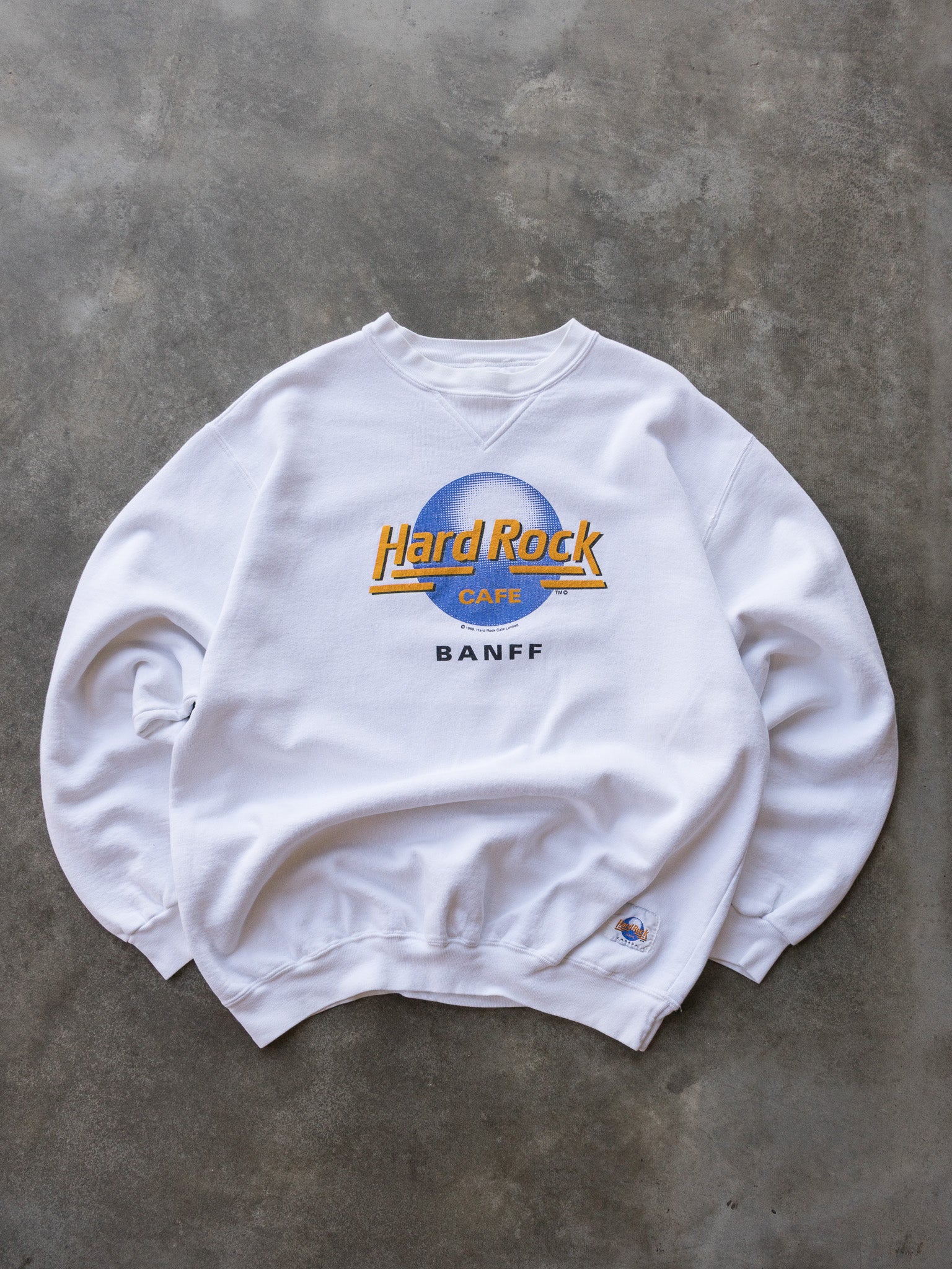 Vintage 1989 White Hard Rock Cafe Banff Canada Crewneck (XL)