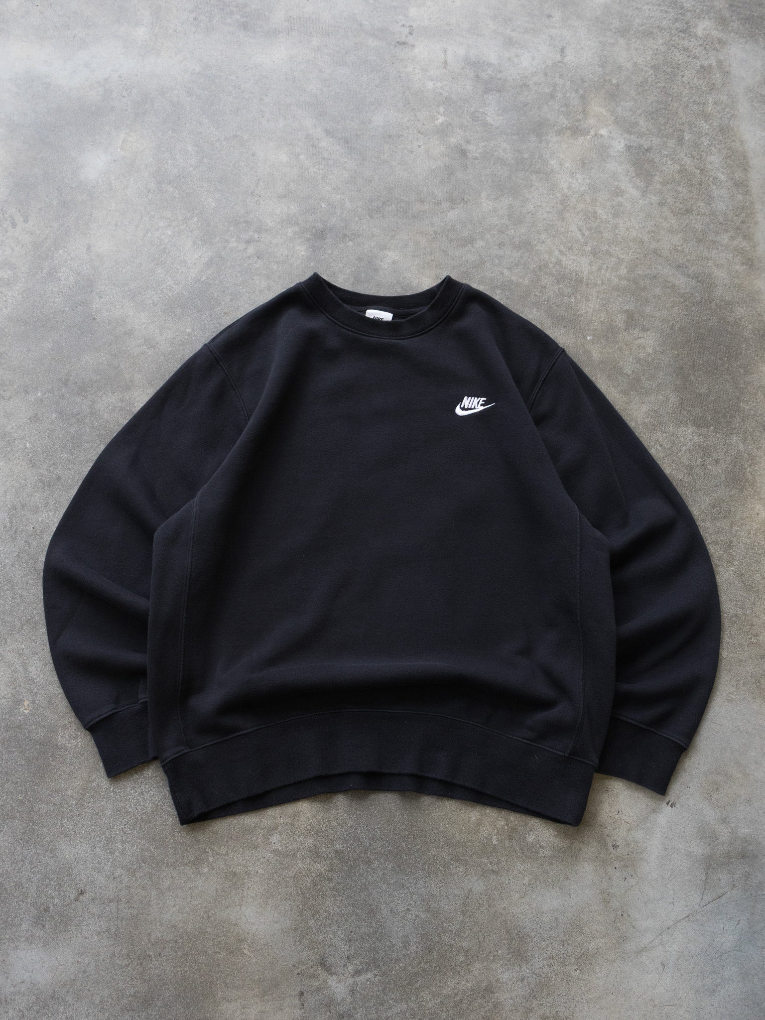 Vintage Black Nike Sweatshirt (M)