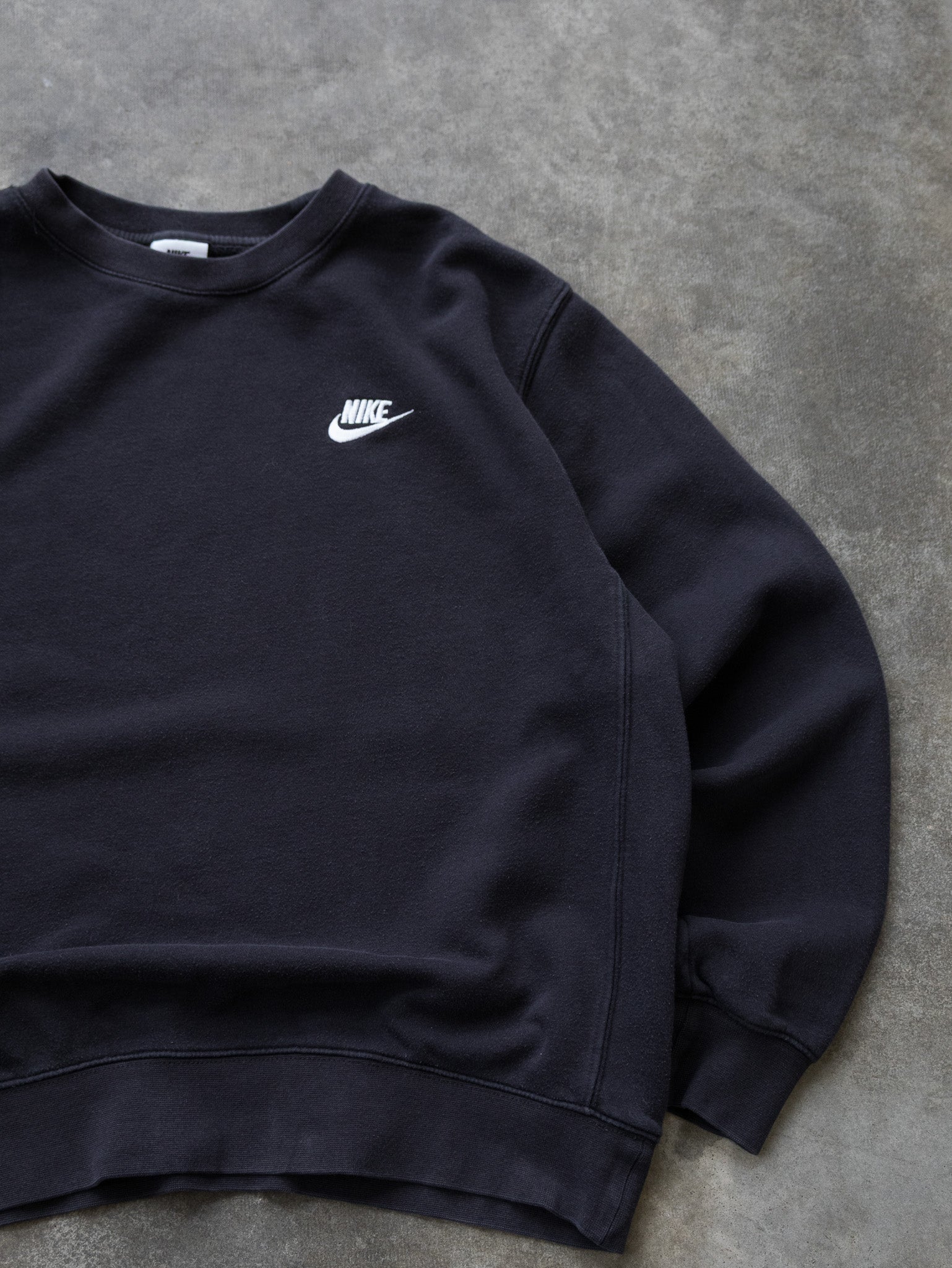 Vintage Black Nike Sweatshirt (M)