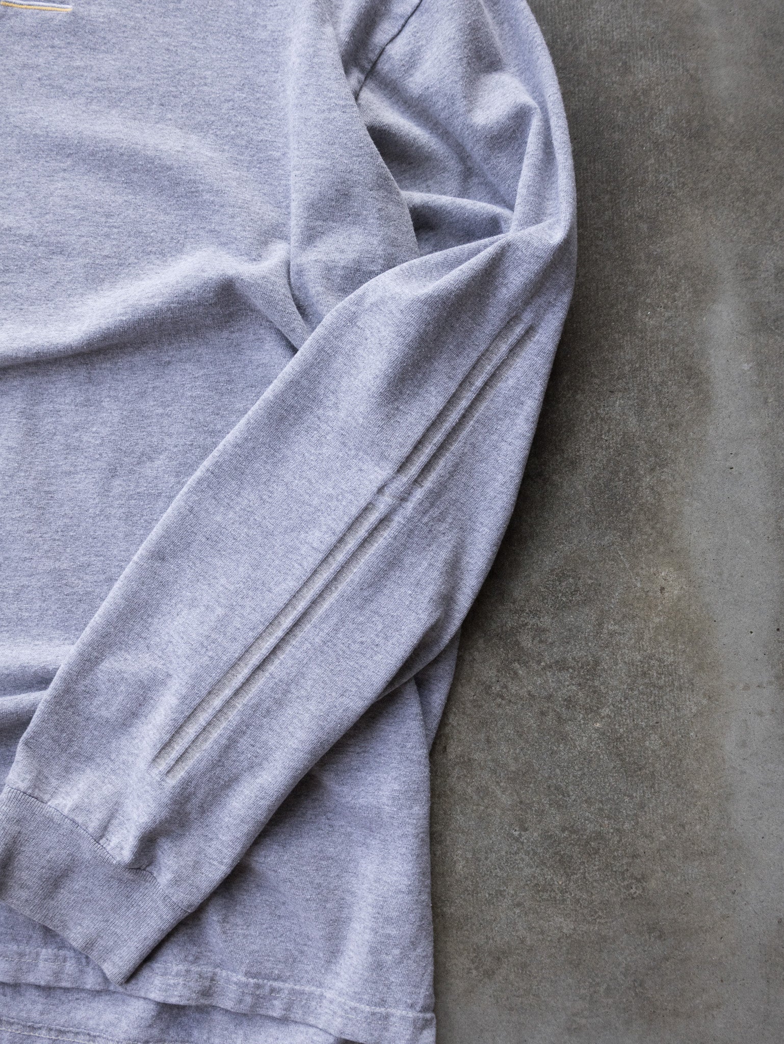 Vintage 90s Grey Nike Long Sleeve (L)