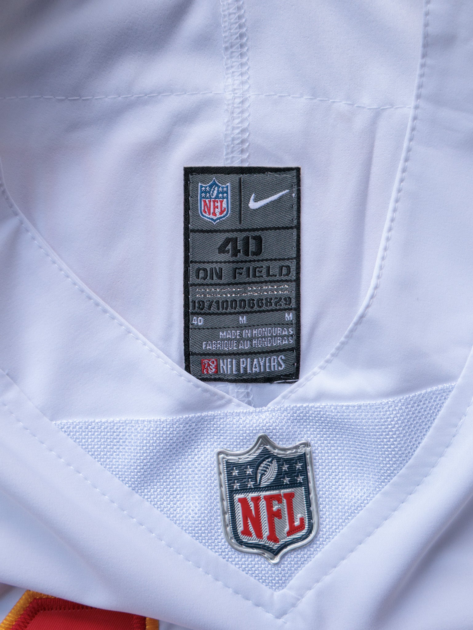 White Nike Kansas City Chiefs Mahomes Jersey (M)