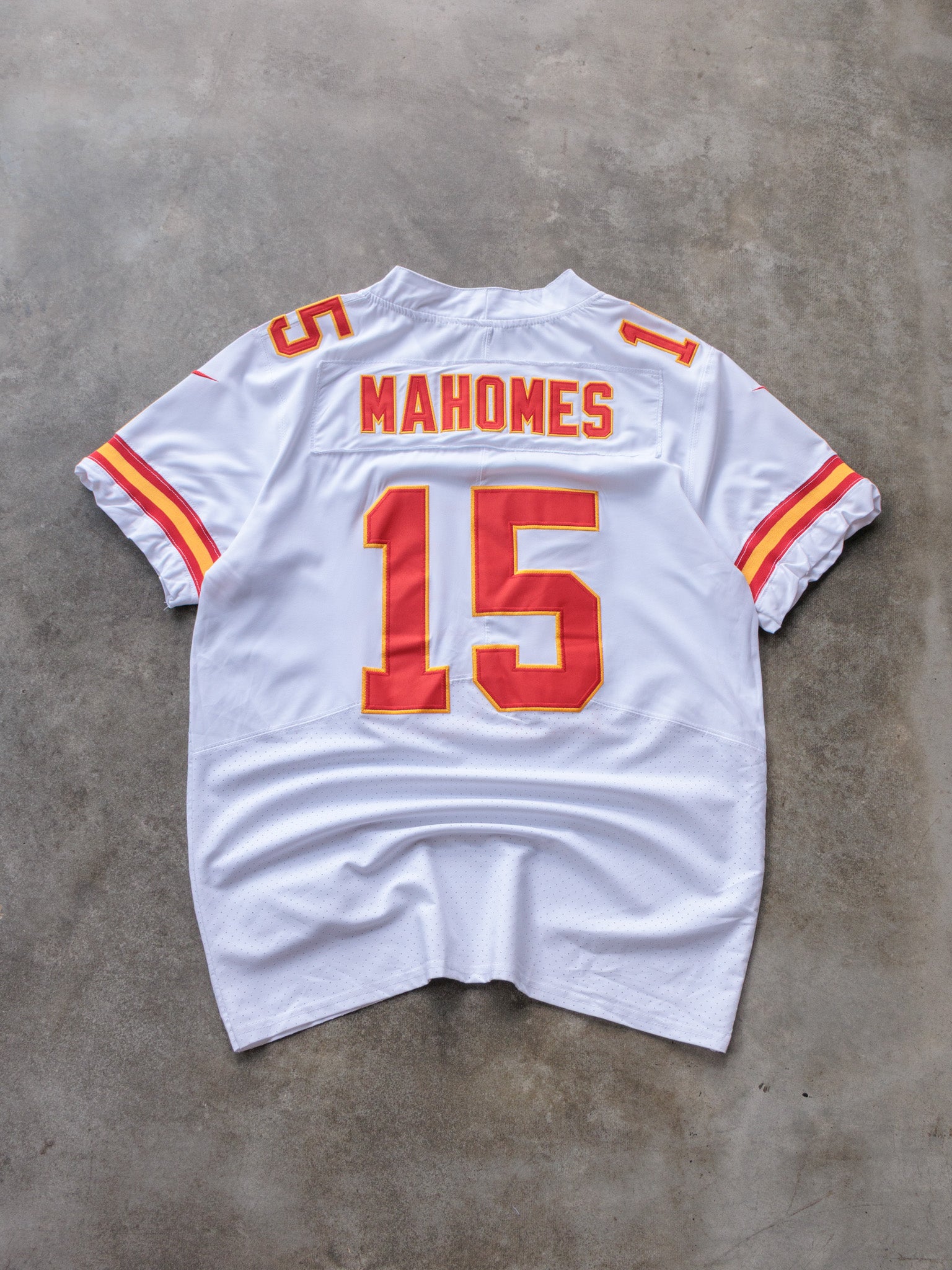 White Nike Kansas City Chiefs Mahomes Jersey (M)