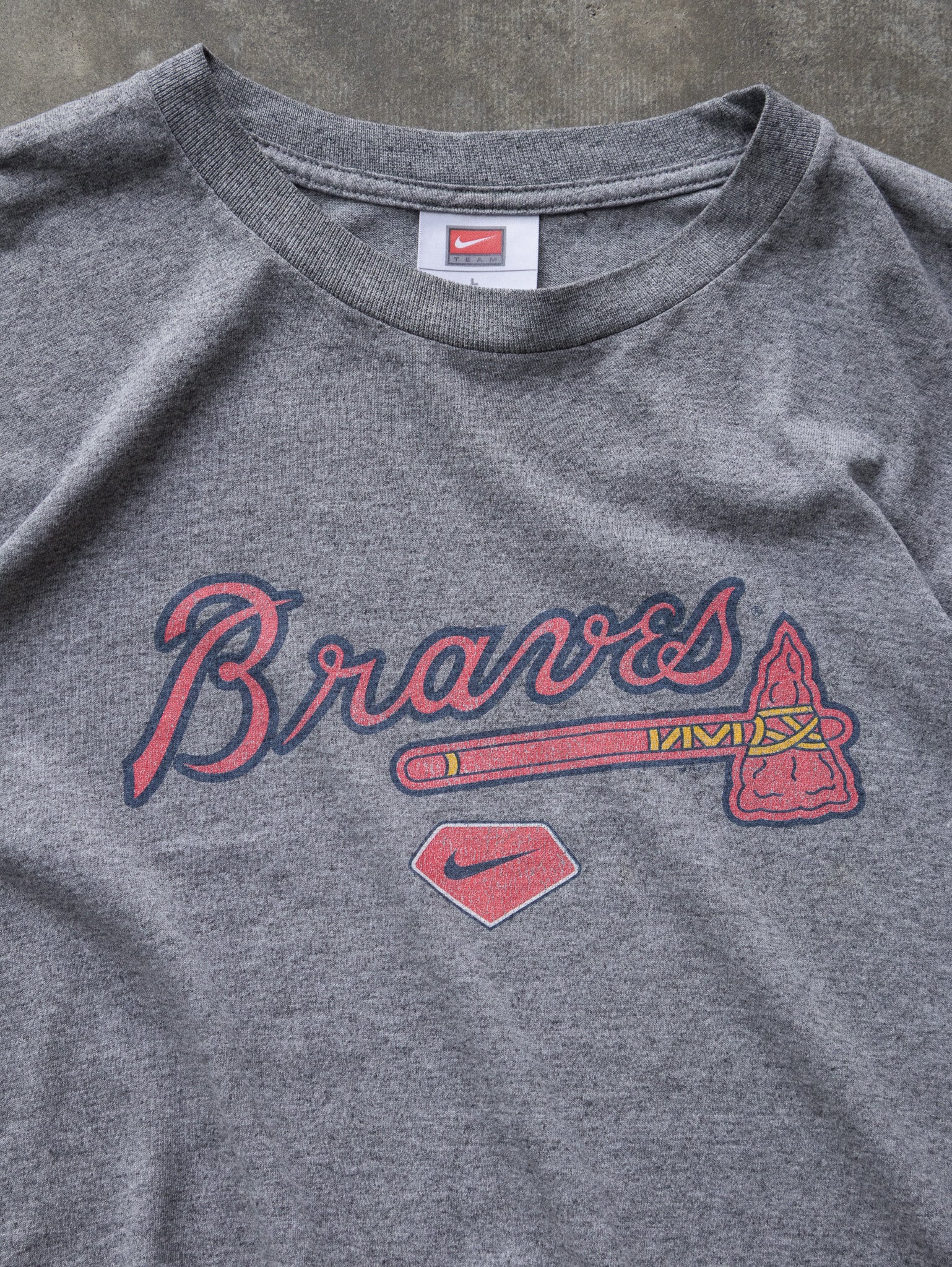 Vintage 00s Grey Nike Atlanta Braves Tee (L)