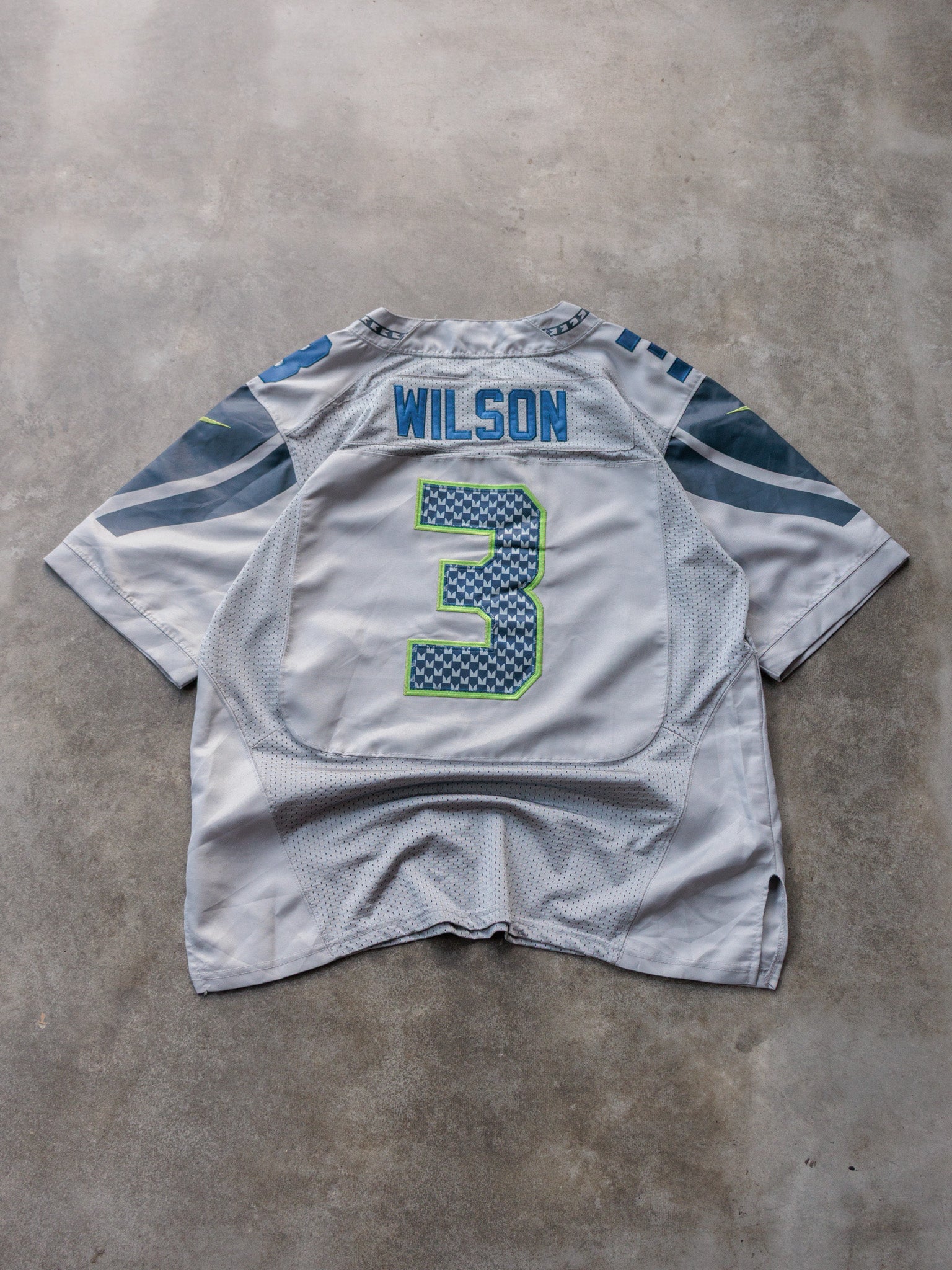 Vintage Grey Nike Seattle Seahawks Russell Wilson Jersey (M)
