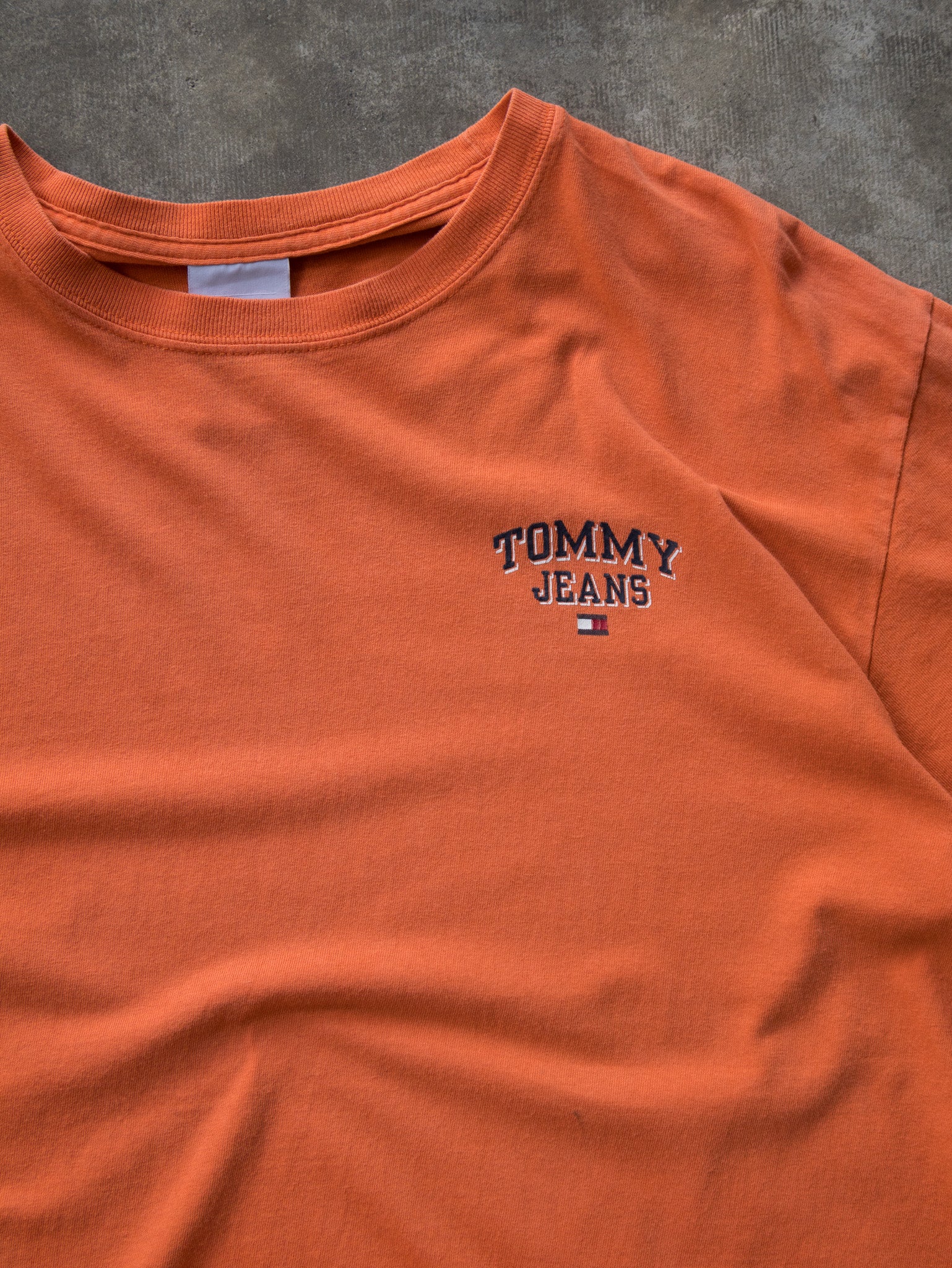 Vintage 00s Orange Tommy Jeans Spell Out Tee (M)