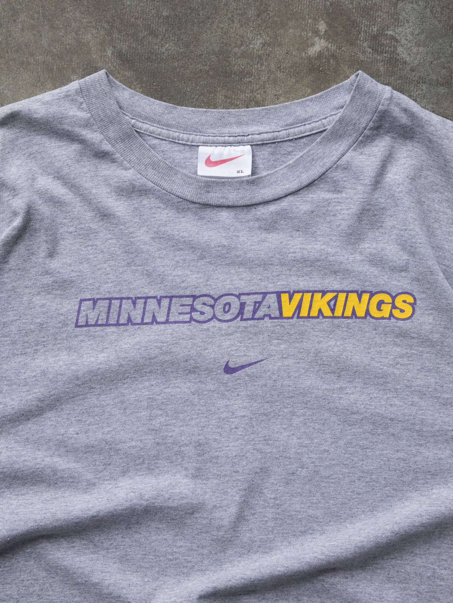 Vintage 00s Grey Nike Minnesota Vikings Tee (XL)
