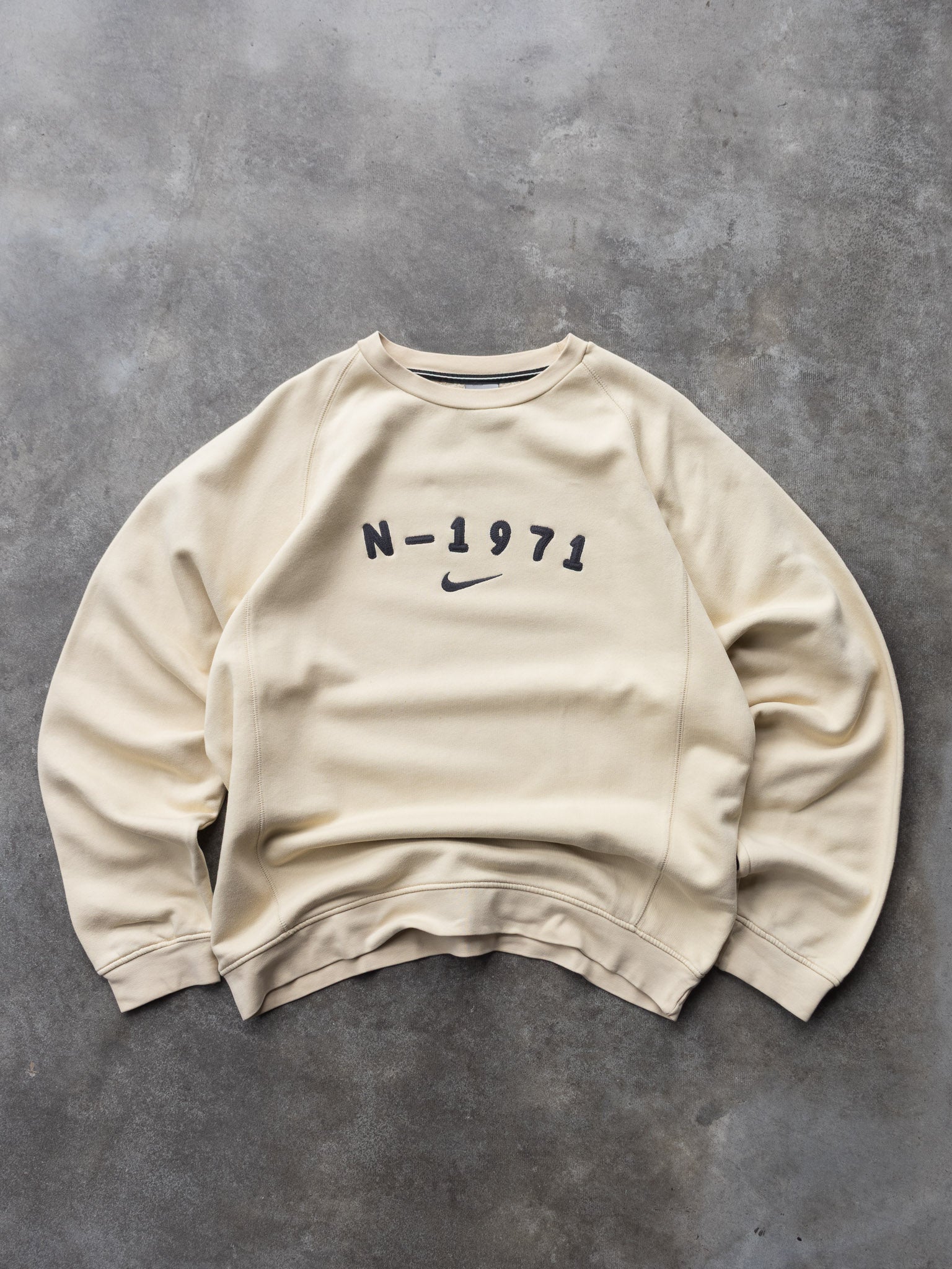 Vintage 00s Cream Nike Sweatshirt (L)