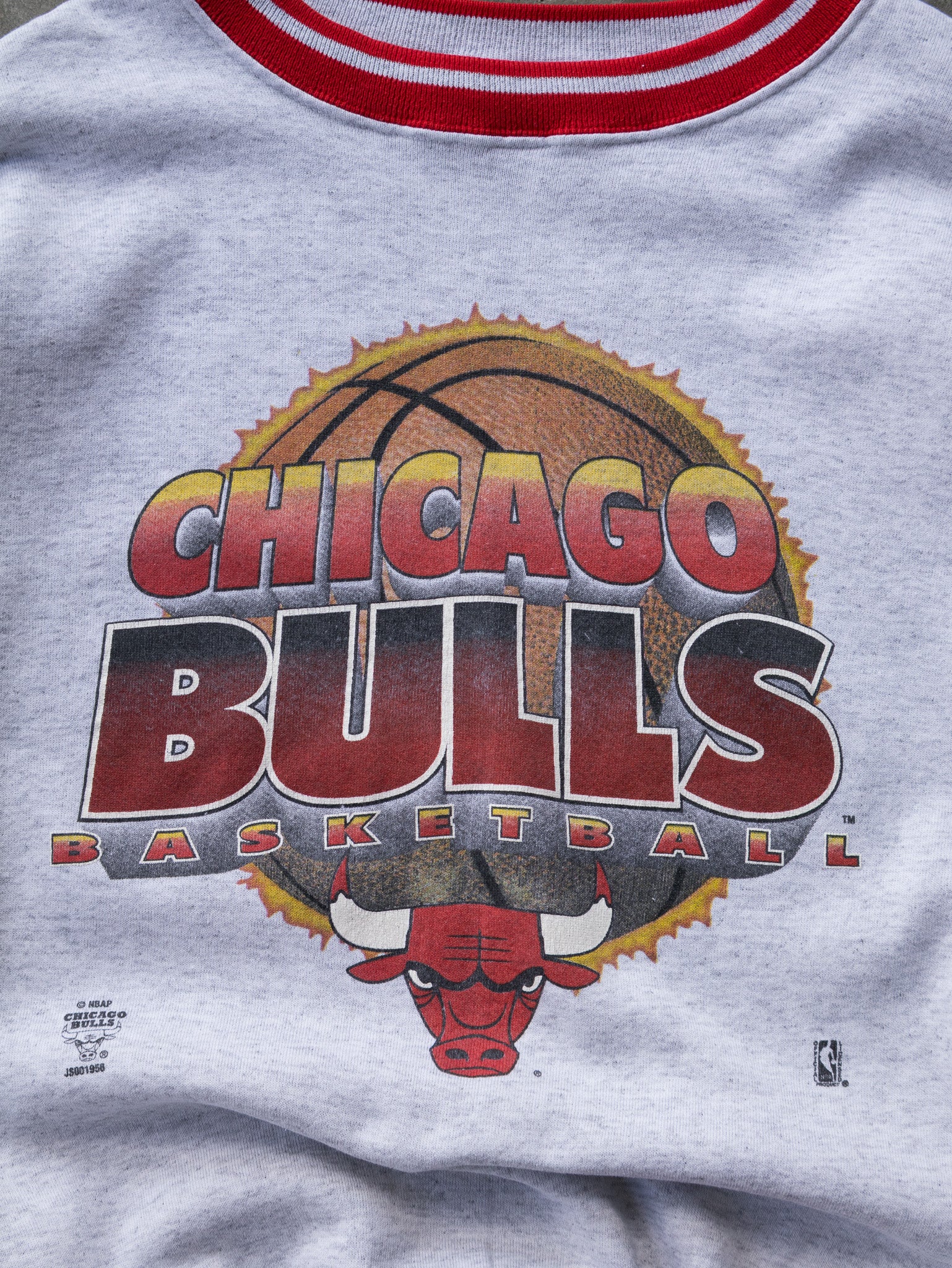 Vintage 90s Grey Chicago Bulls Sweatshirt (XL)