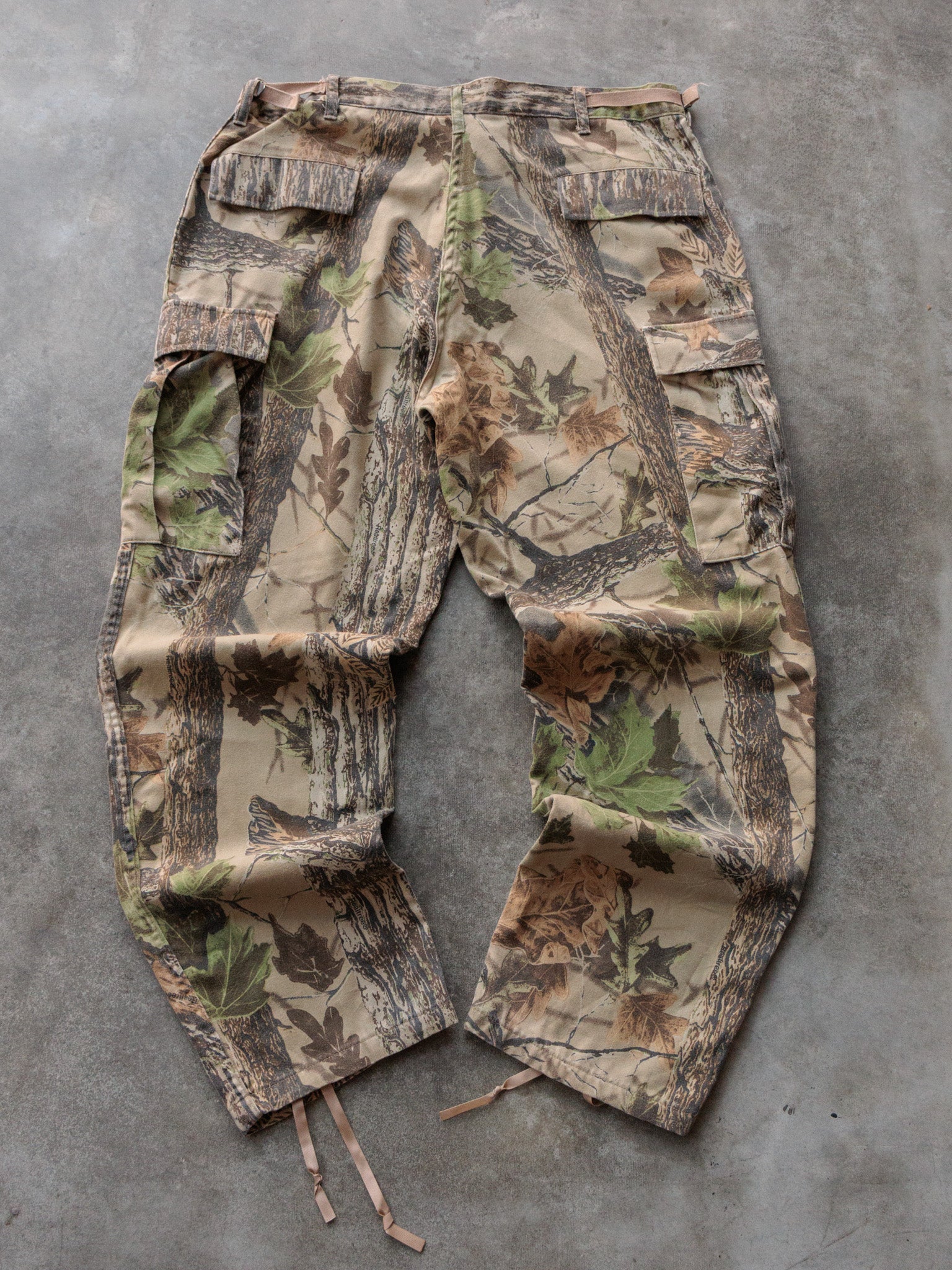 Vintage Brown Camo Cabela's Cargo Pants (L)
