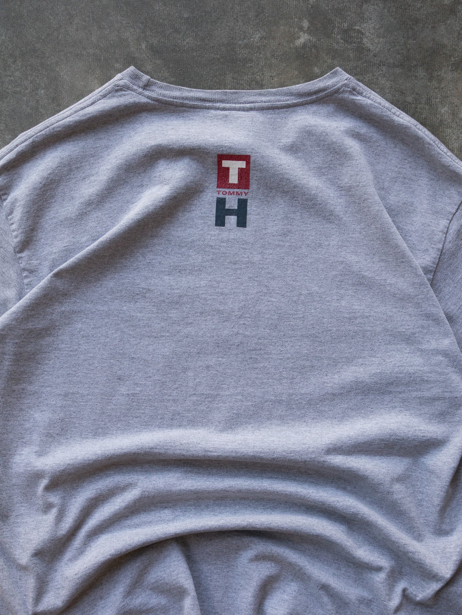 Vintage Grey Tommy Hilfiger Tee (M)
