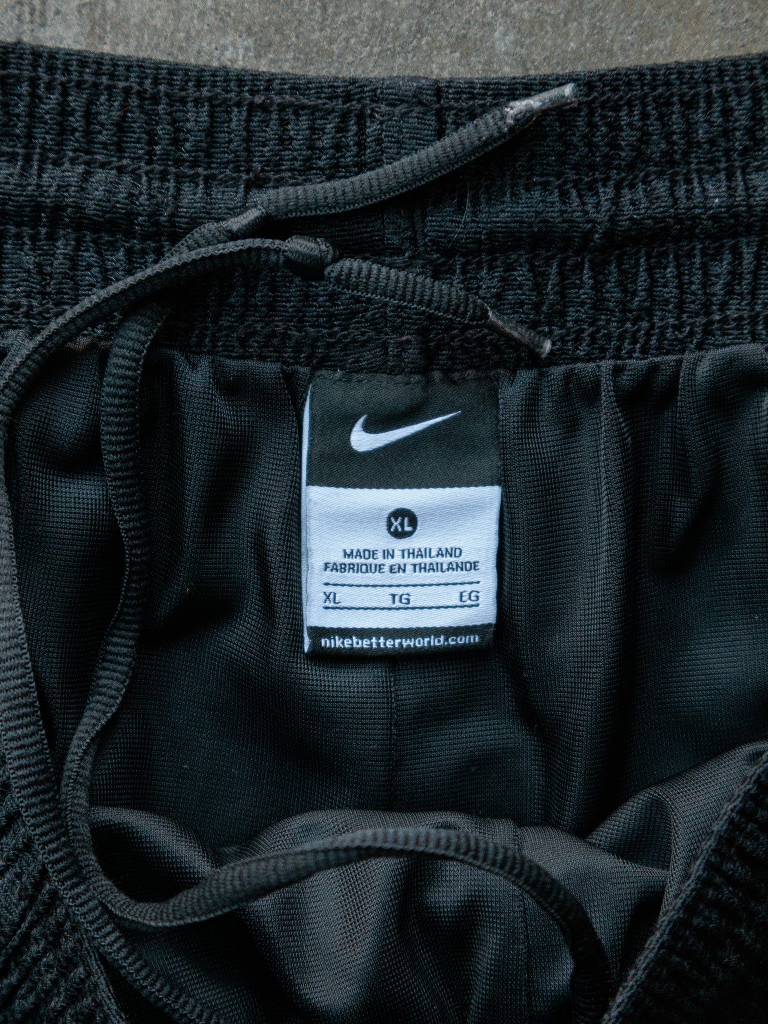 Vintage 00s Black Nike Mesh Shorts (XL)