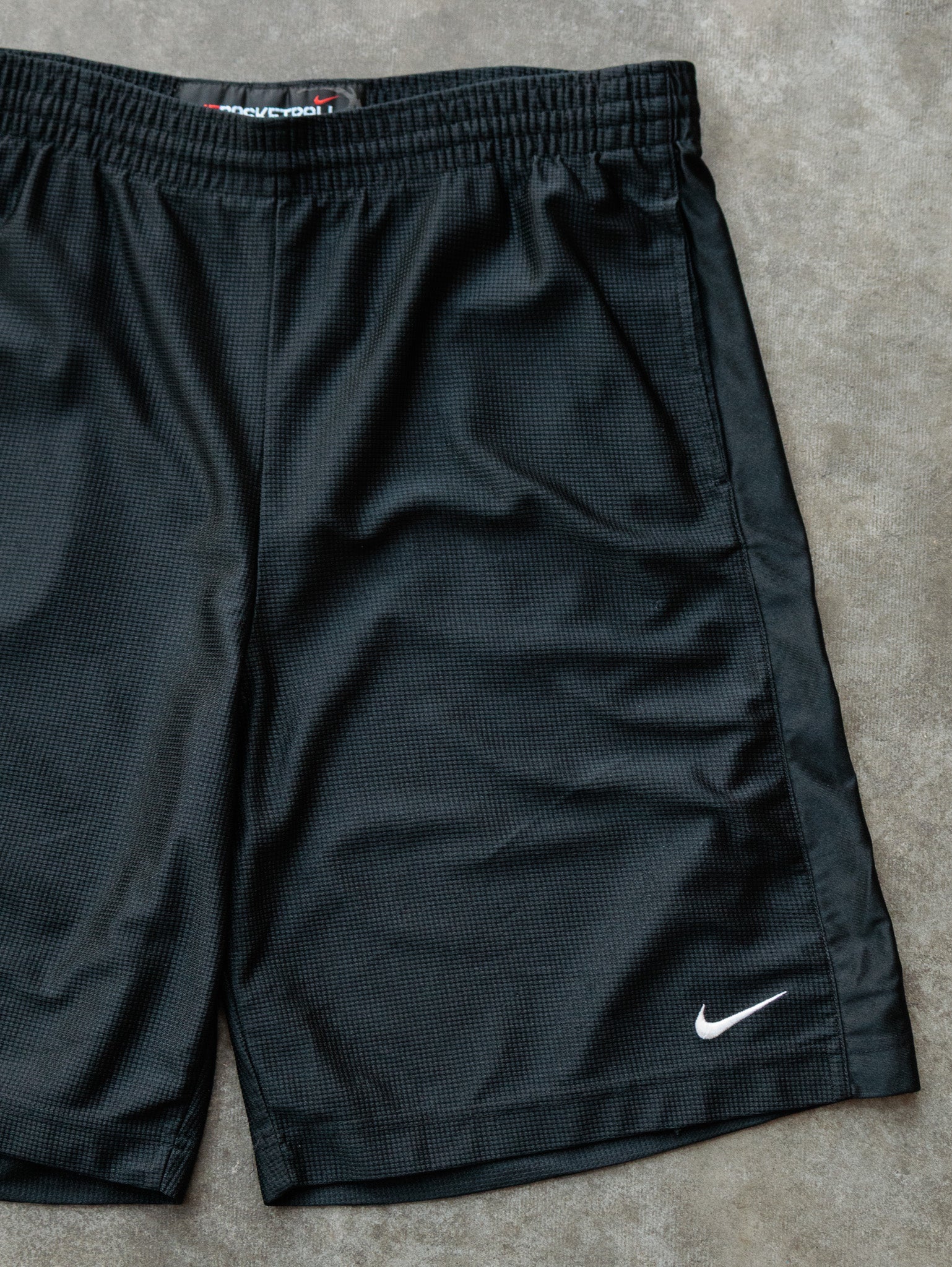 Vintage 00s Black Nike Basketball Shorts (XL)
