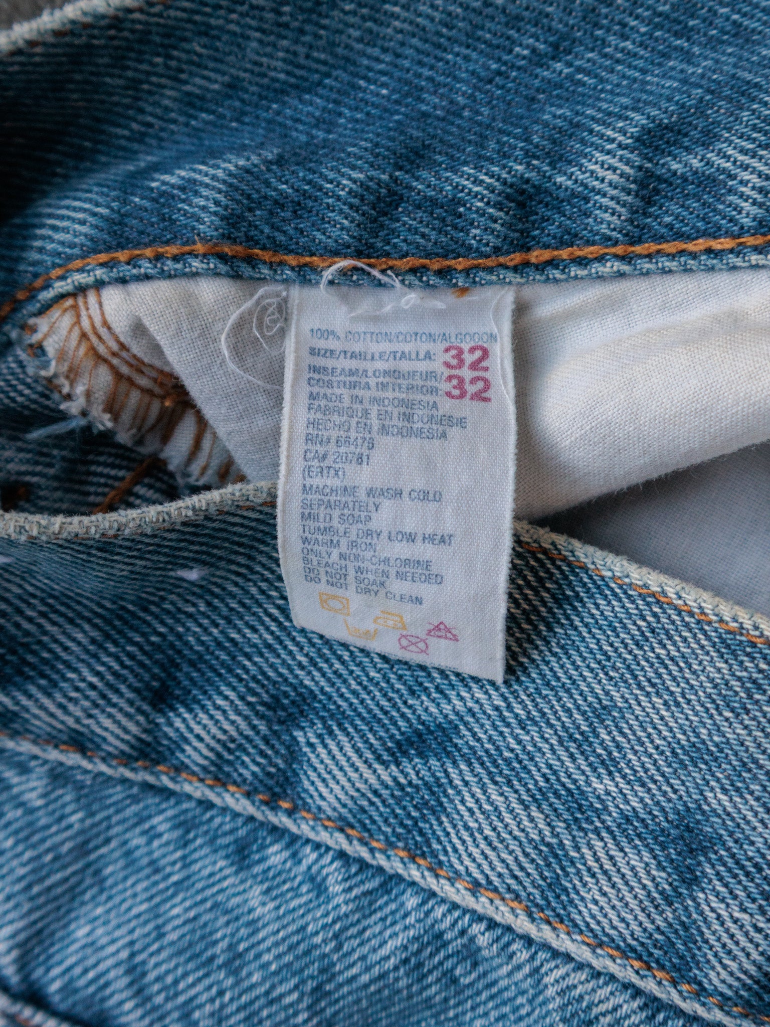Vintage 90s Blue Tommy Hilfiger Jeans (W32)