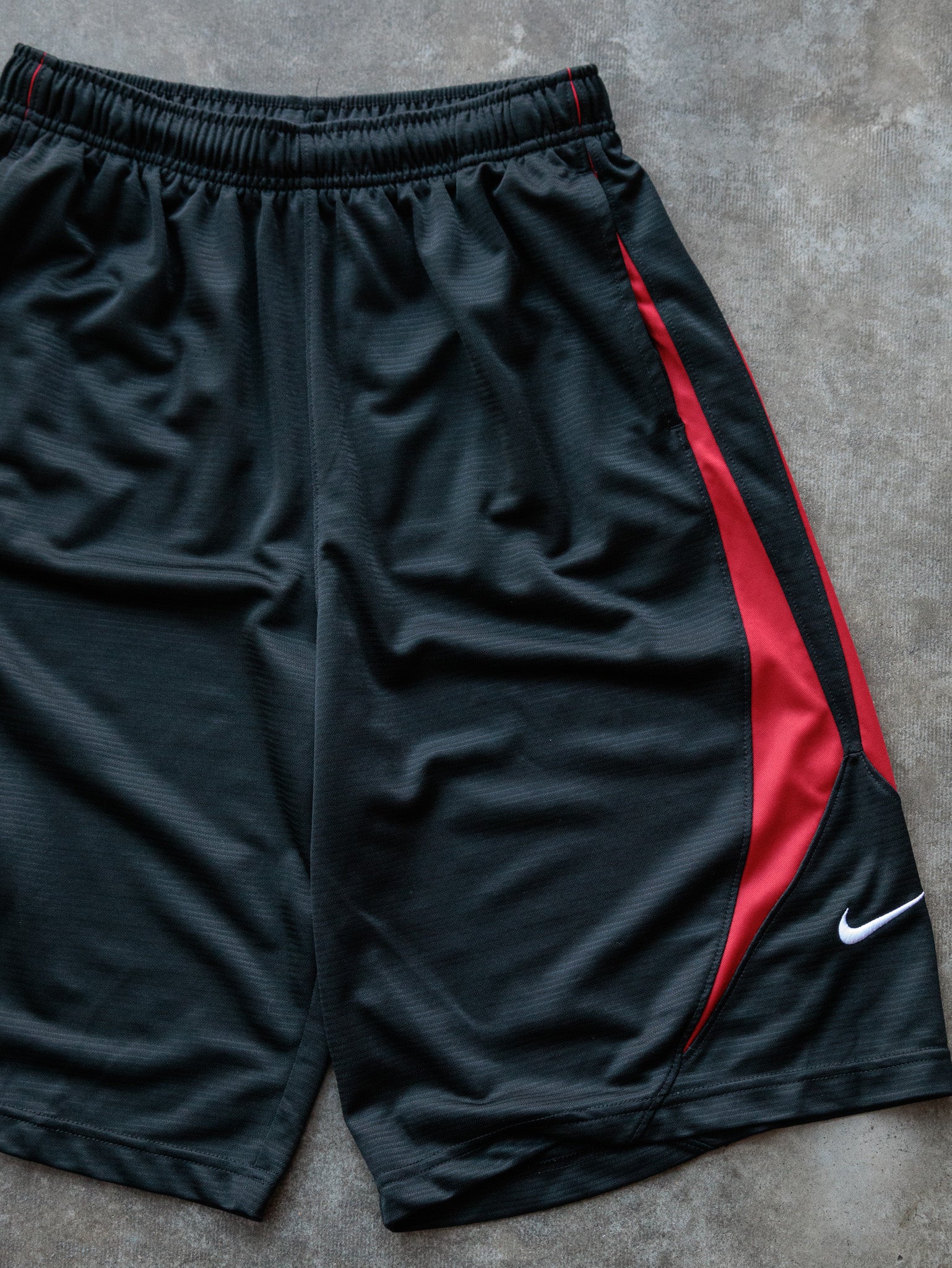Vintage 00s Black Nike Mesh Shorts (XL)