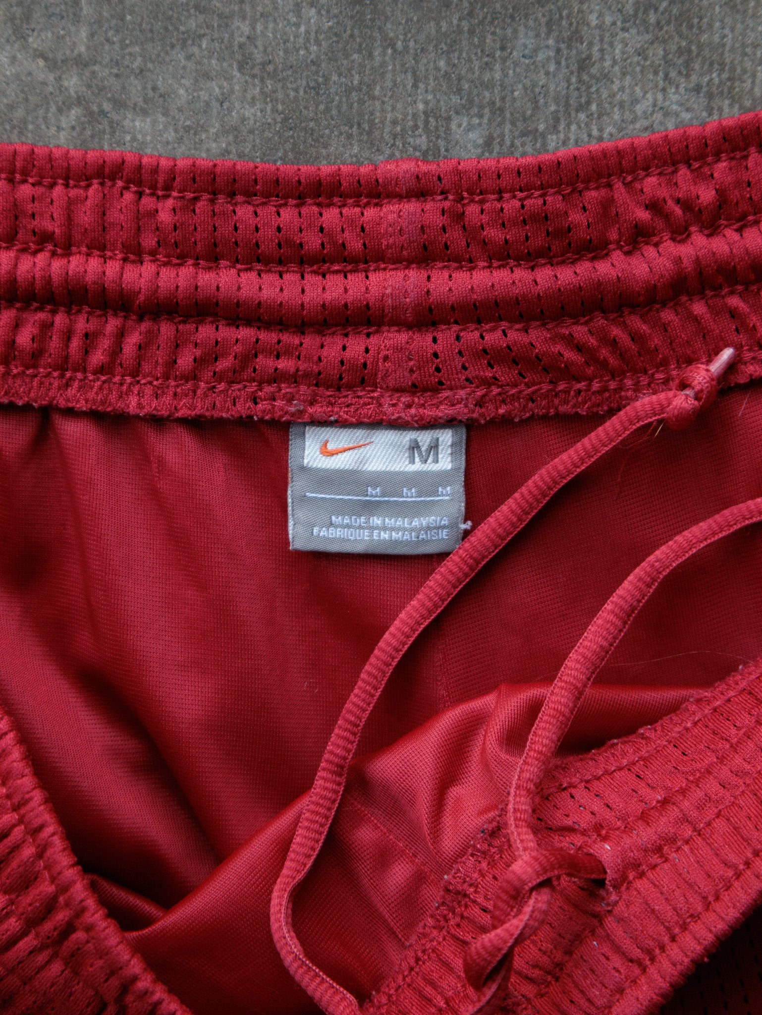 Vintage 00s Red Nike Mesh Shorts (M)