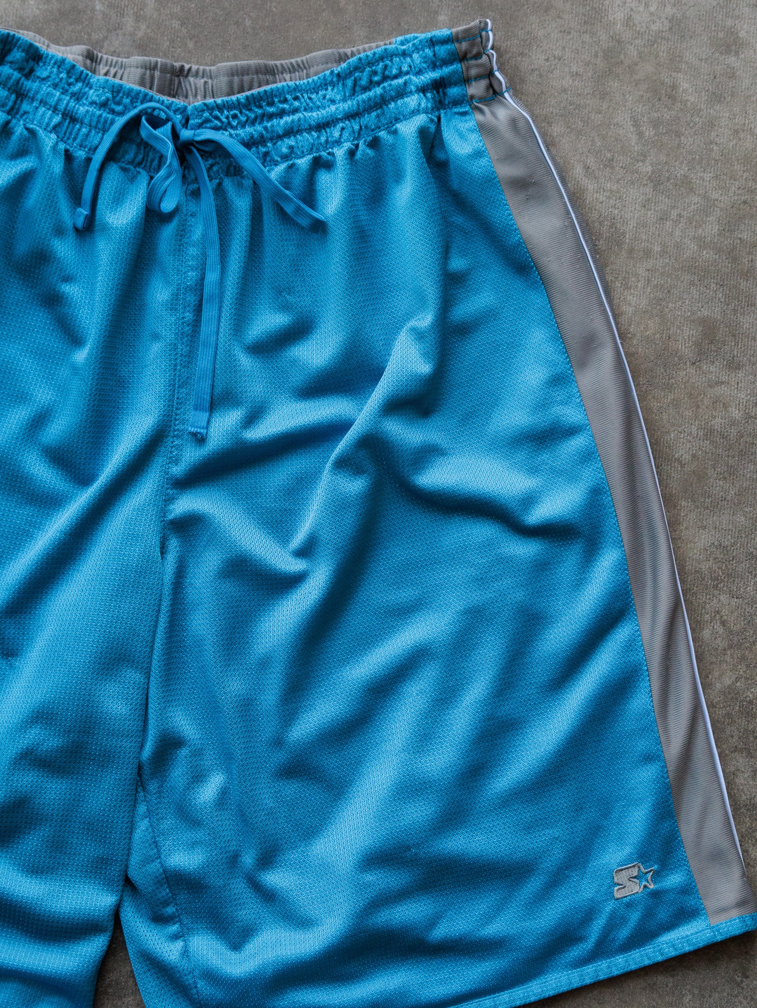 Vintage 90s Blue & Grey Starter Mesh Shorts (-)