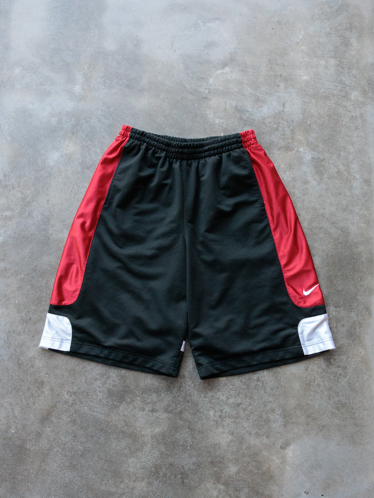 Vintage 00s Black Nike Shorts (XL)