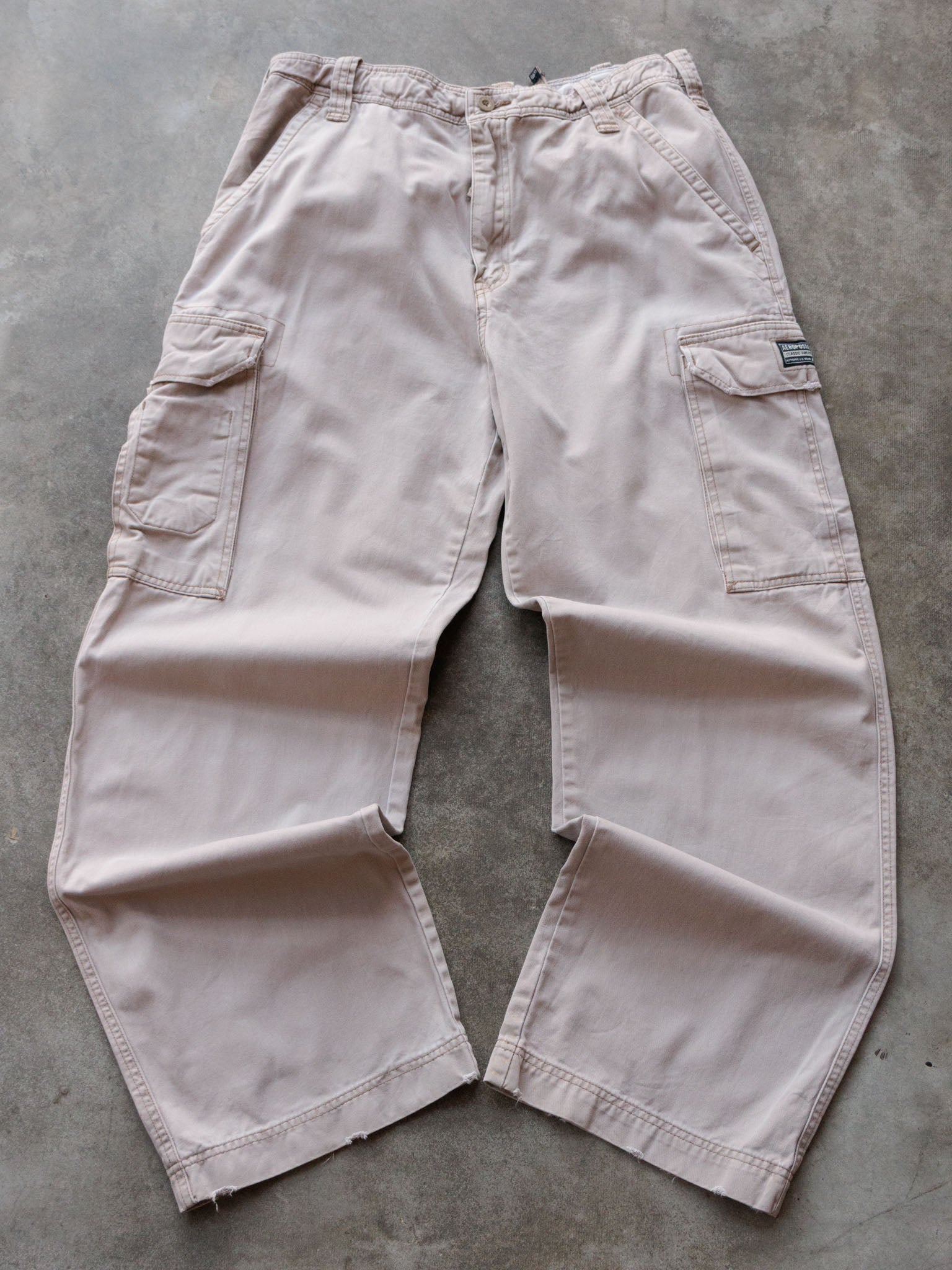 Vintage 00s Beige Aeropostale Cargo Pants (W29)