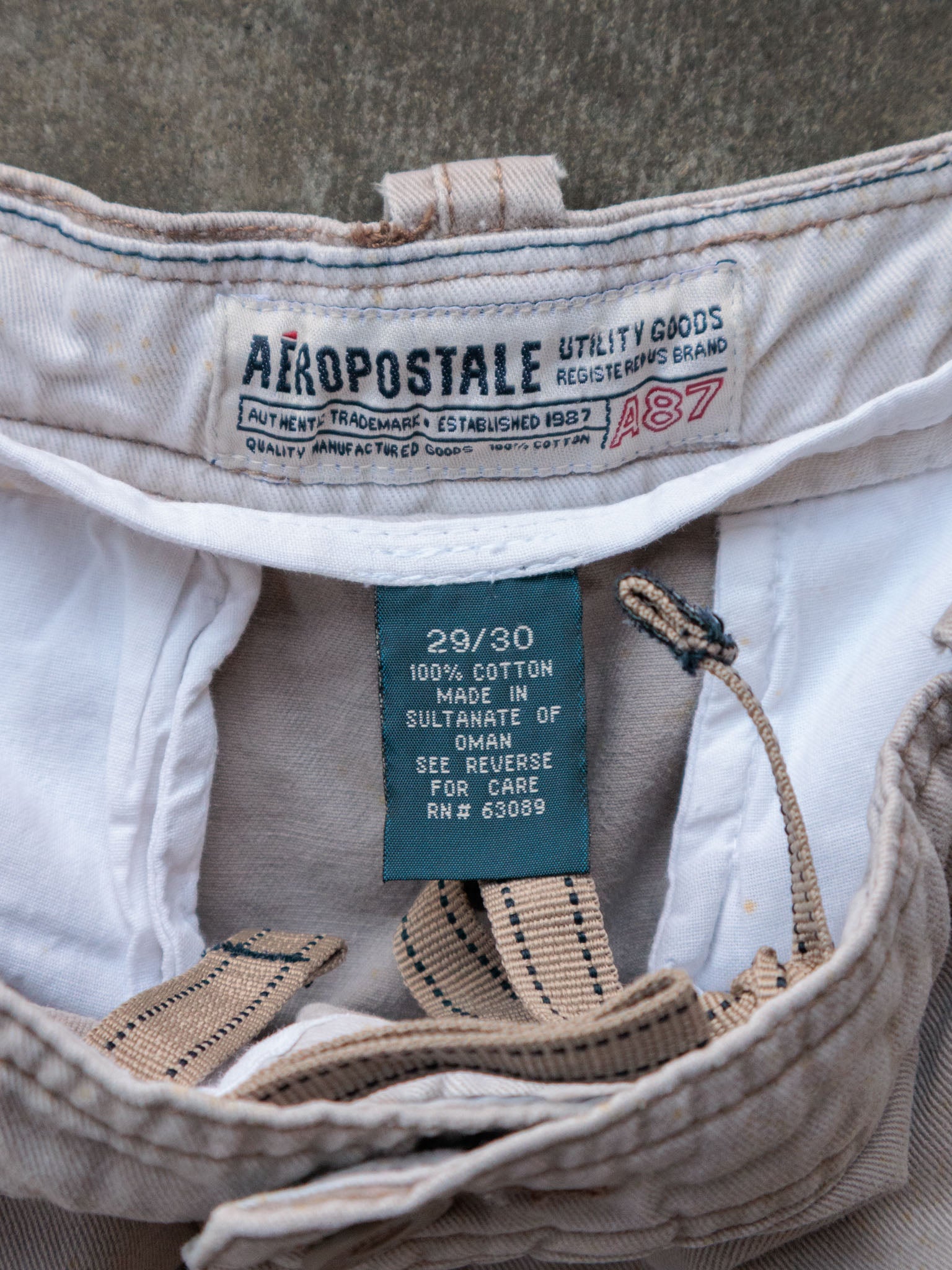 Vintage 00s Beige Aeropostale Cargo Pants (W29)
